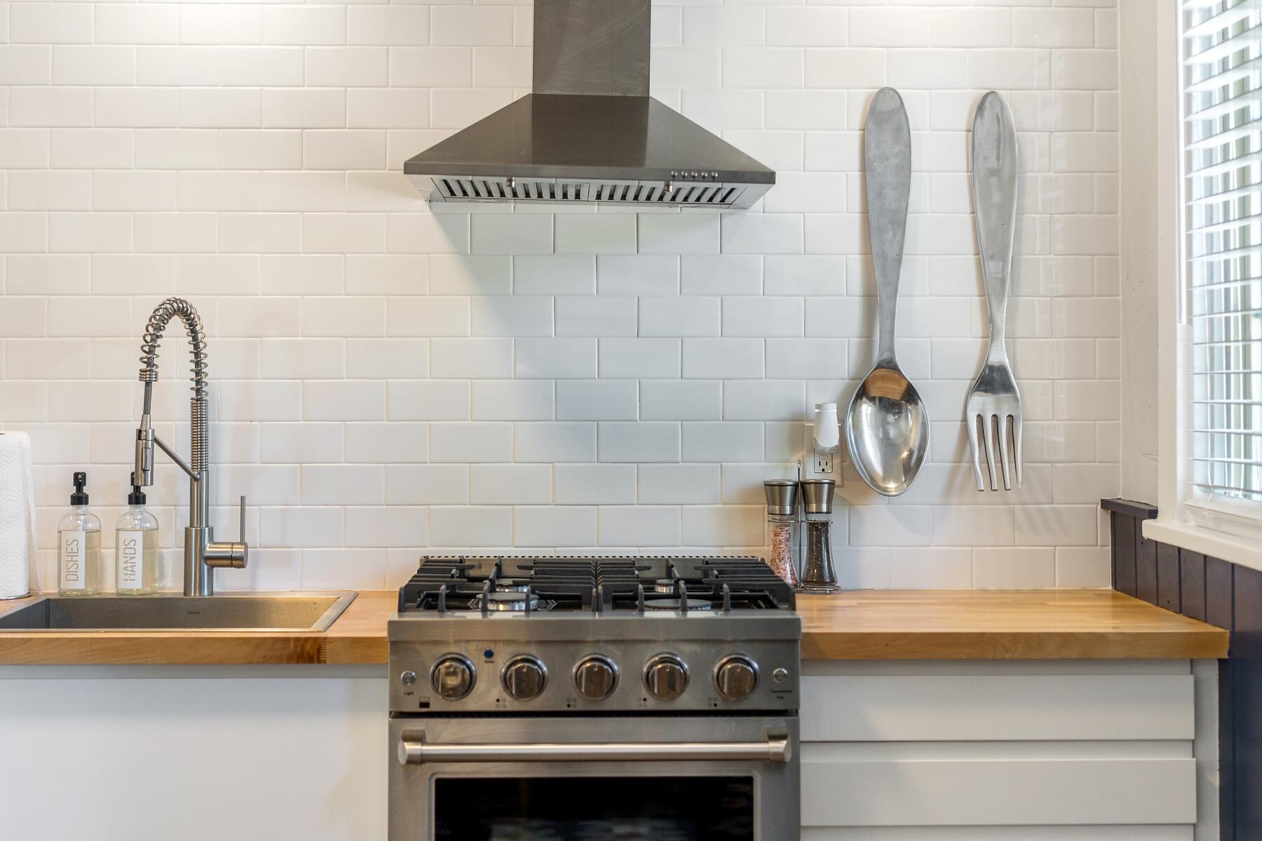 136 NW Greeley Avenue