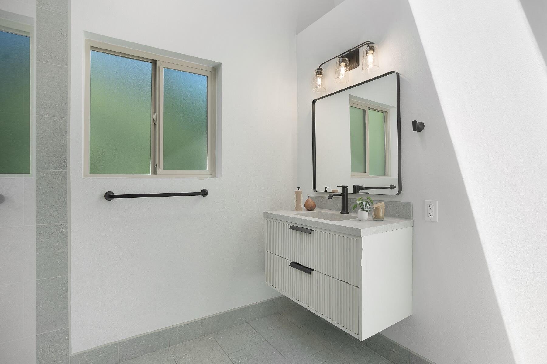 136 NW Greeley Avenue