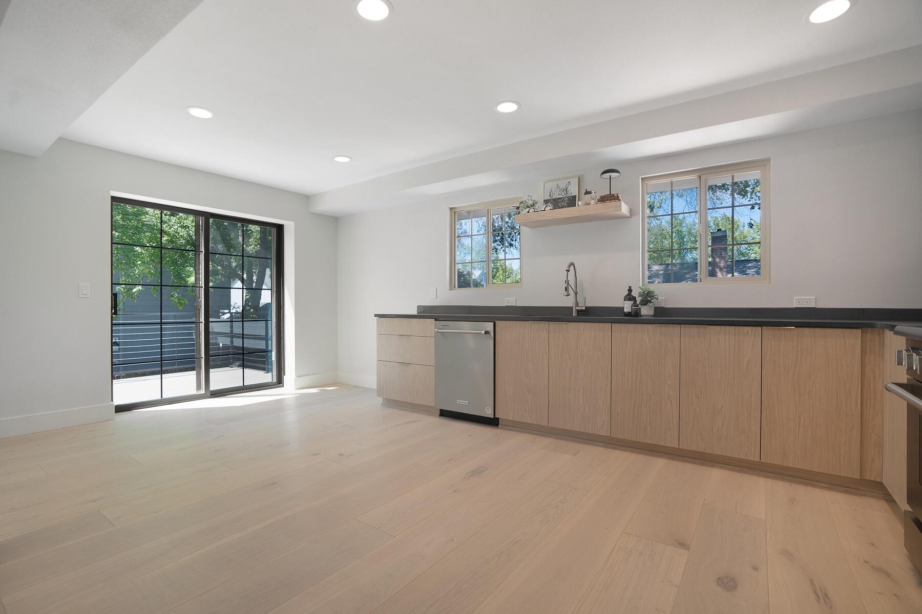 136 NW Greeley Avenue