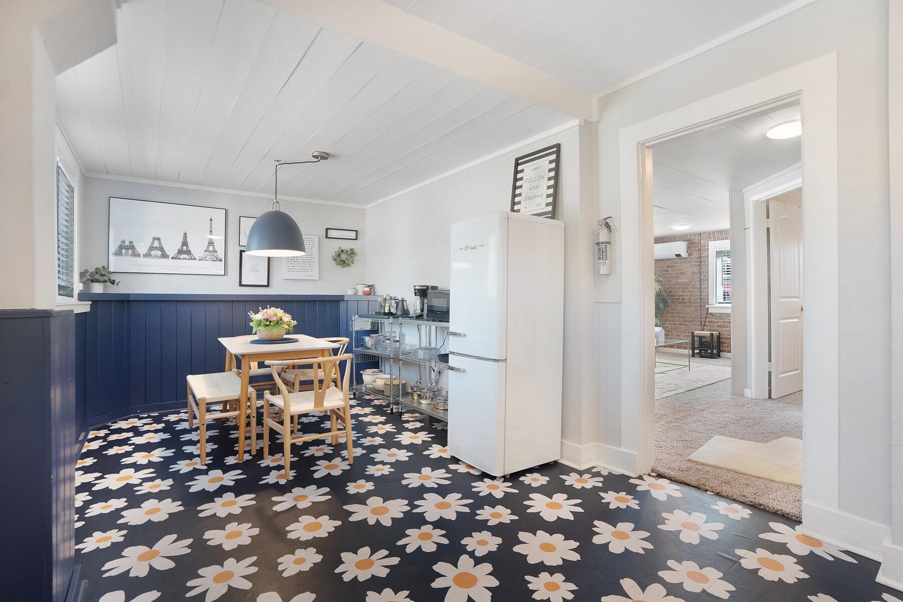 136 NW Greeley Avenue