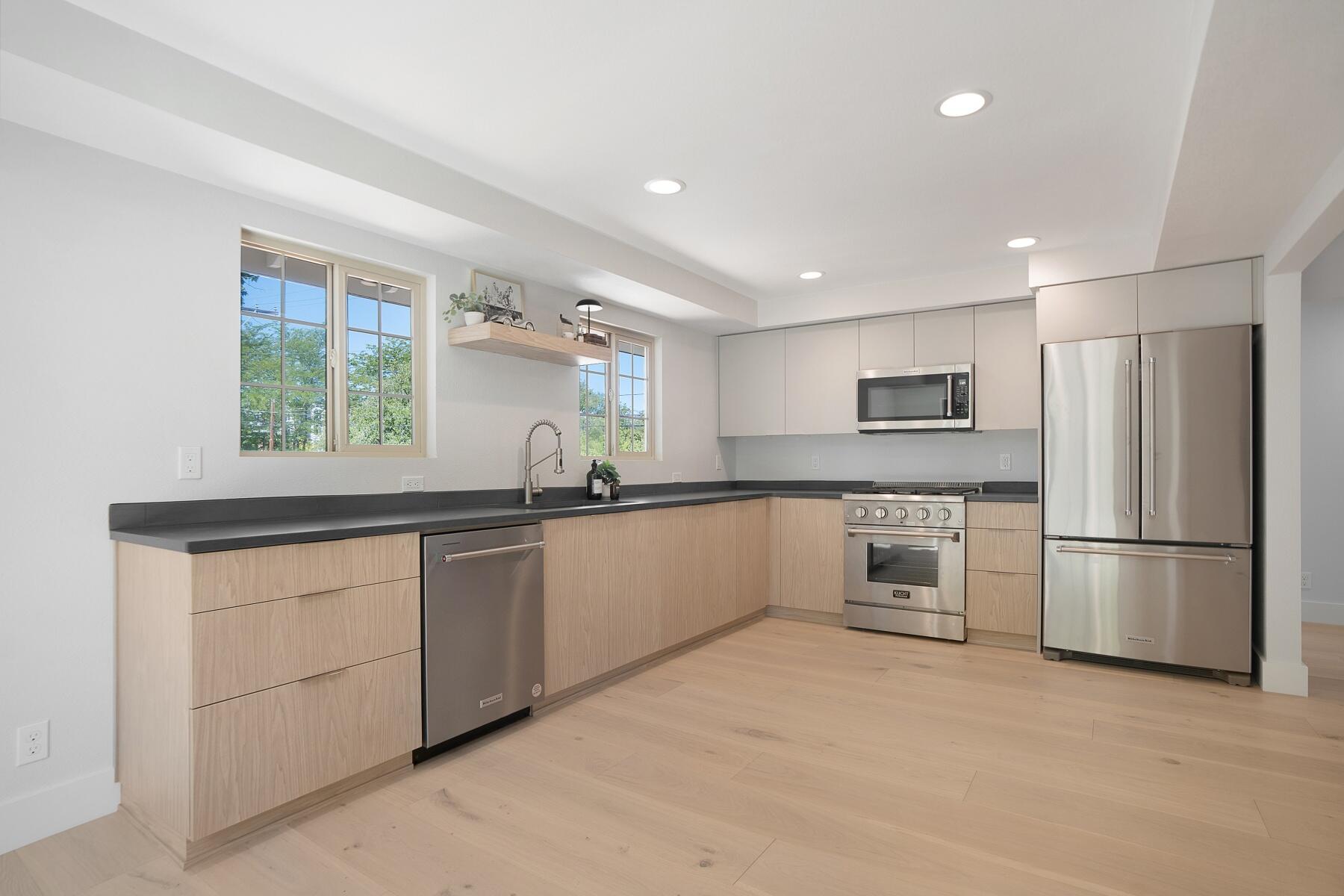 136 NW Greeley Avenue