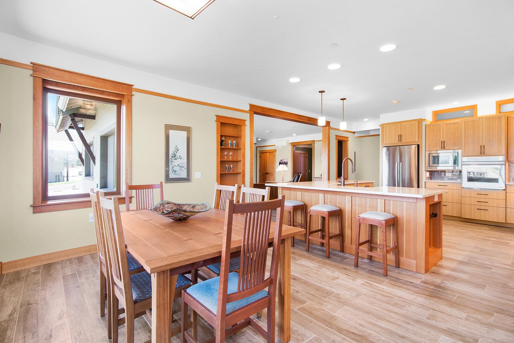 16862 SW Mt Adams Loop