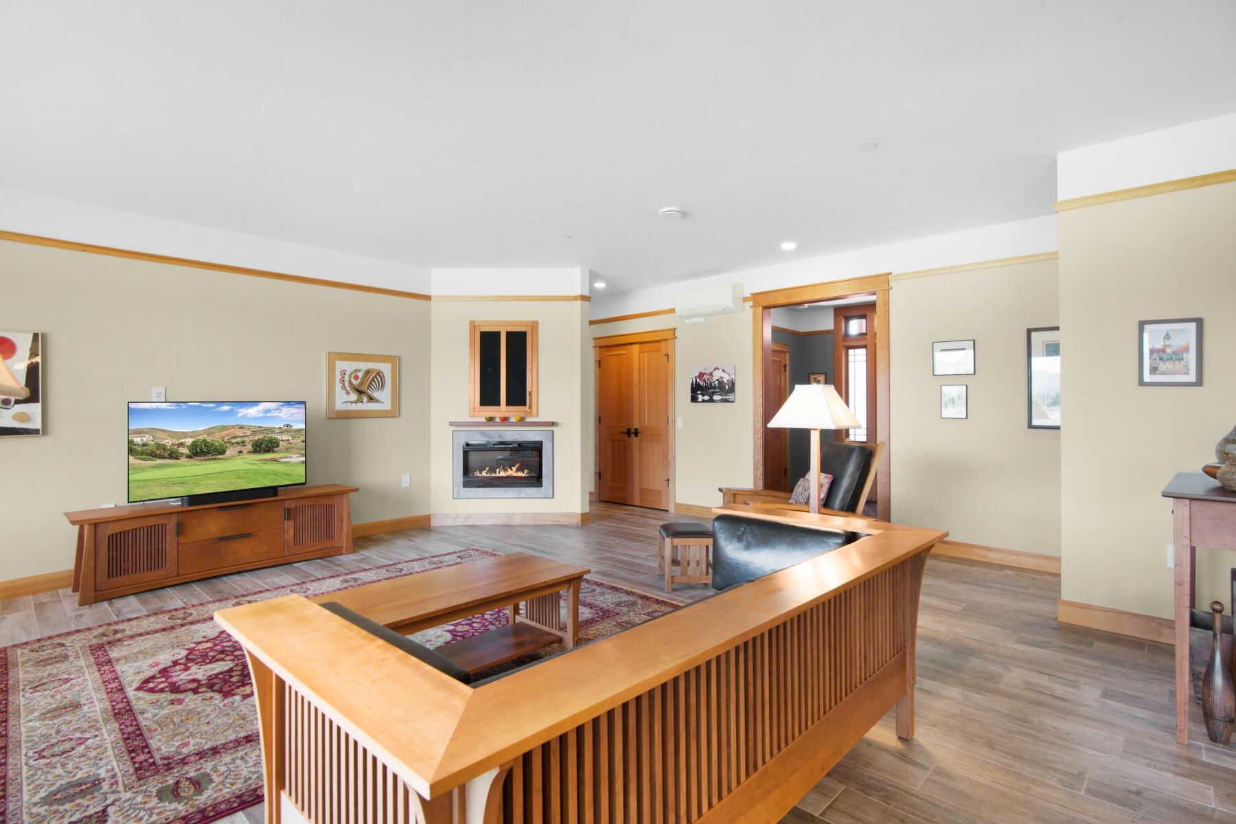 16862 SW Mt Adams Loop