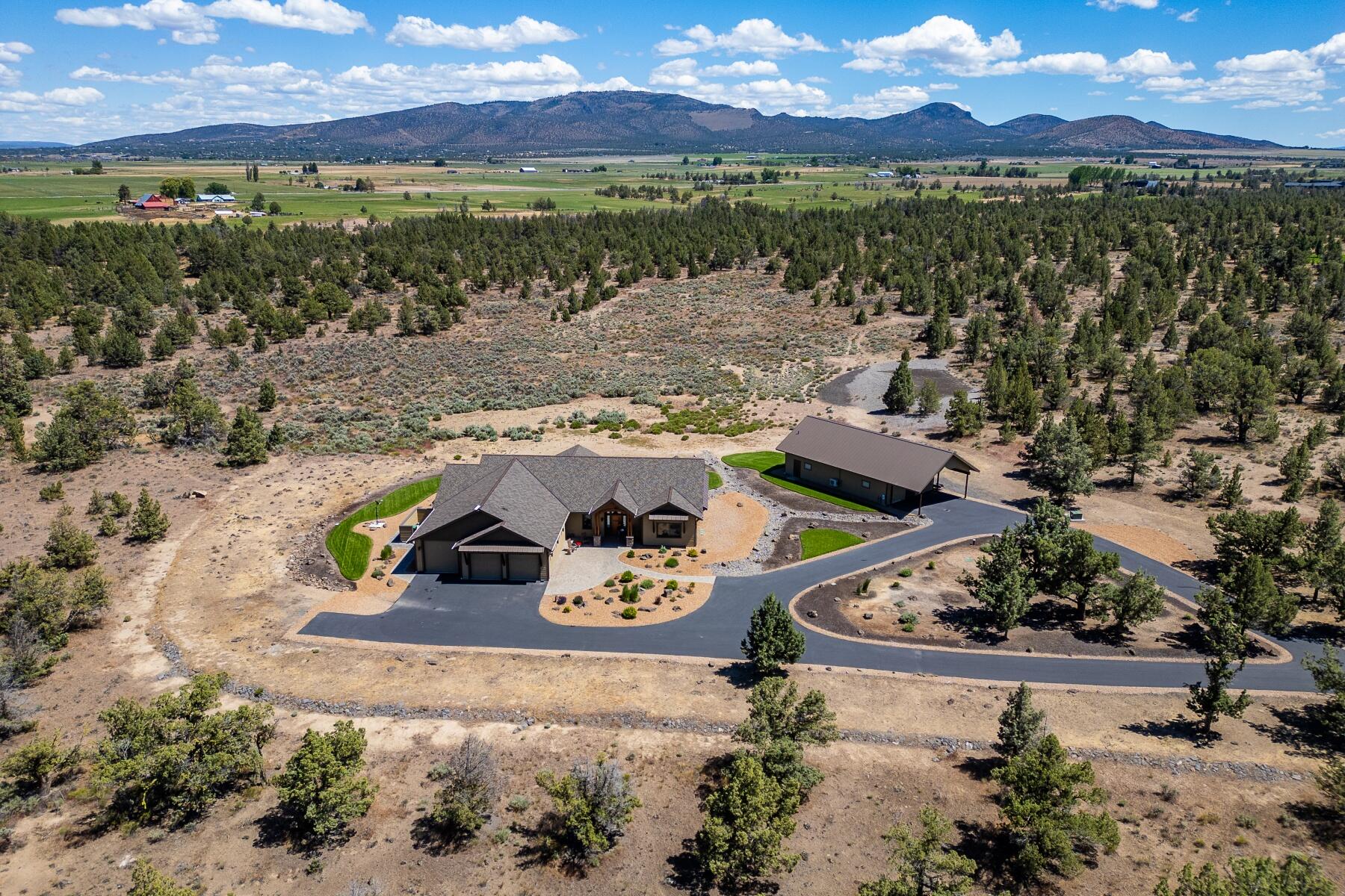 16862 SW Mt Adams Loop