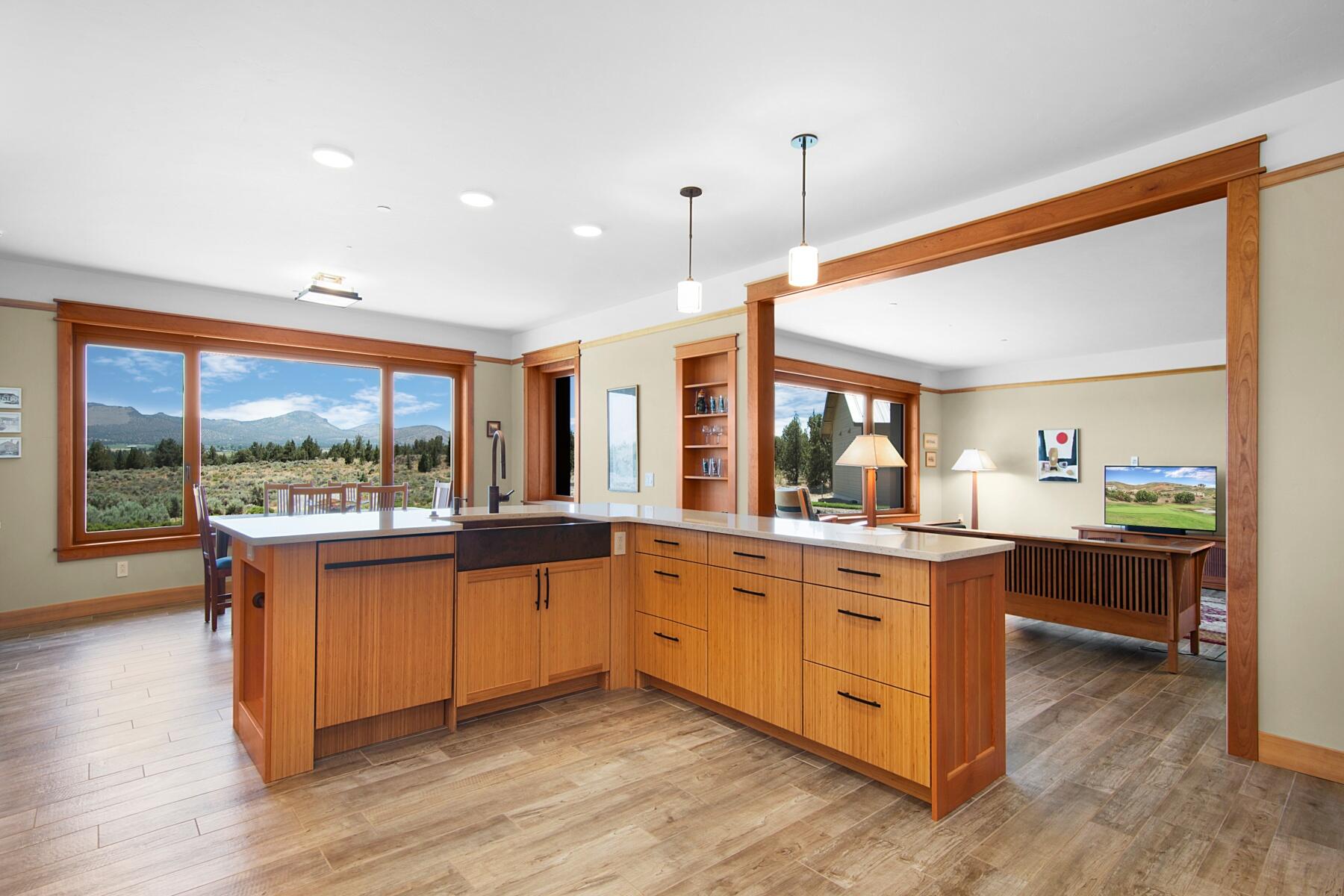 16862 SW Mt Adams Loop