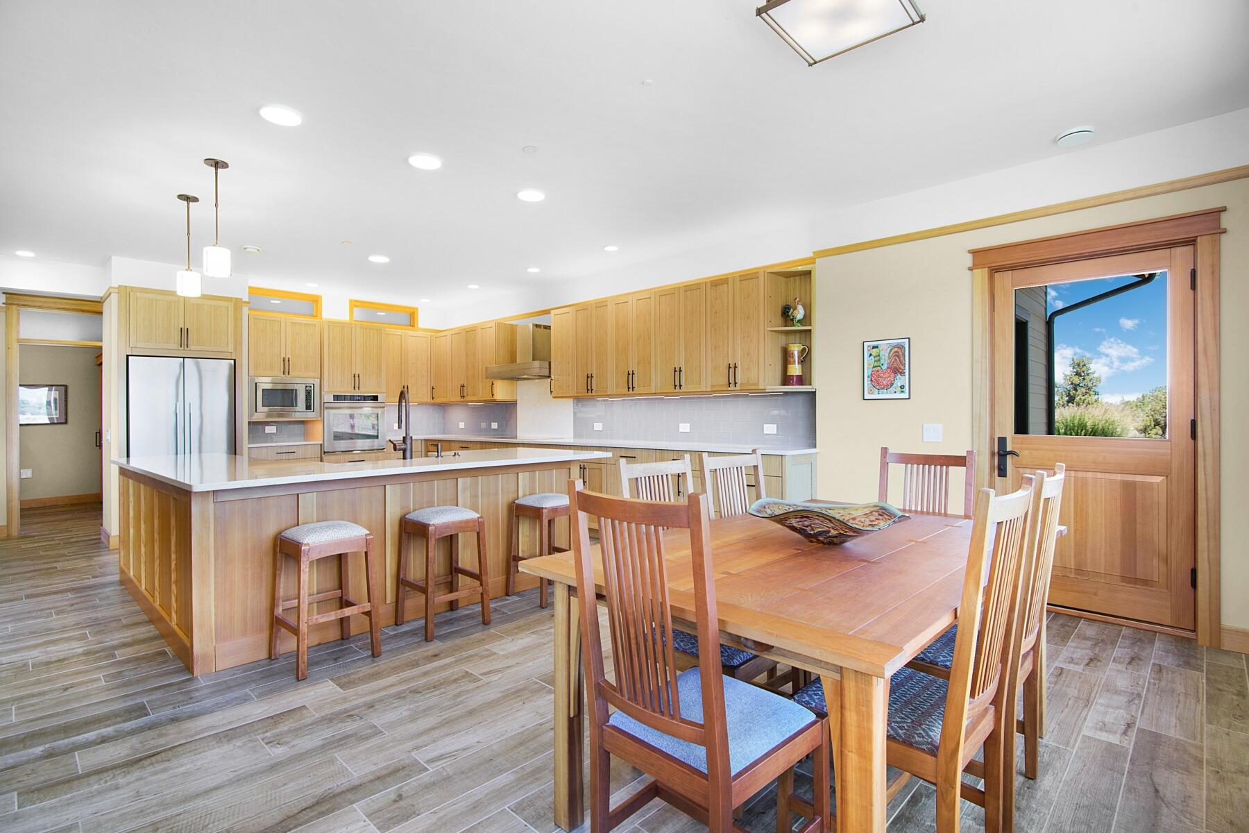 16862 SW Mt Adams Loop