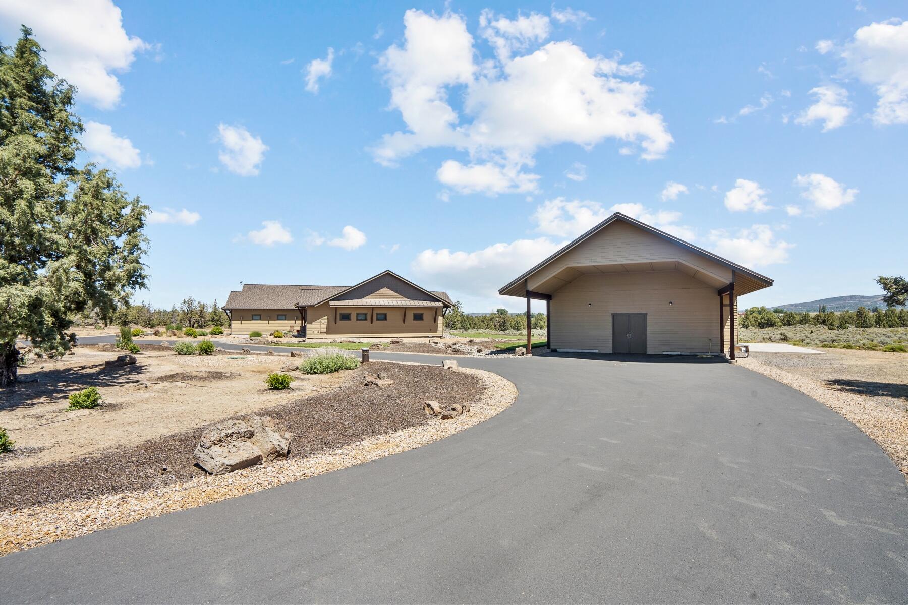 16862 SW Mt Adams Loop