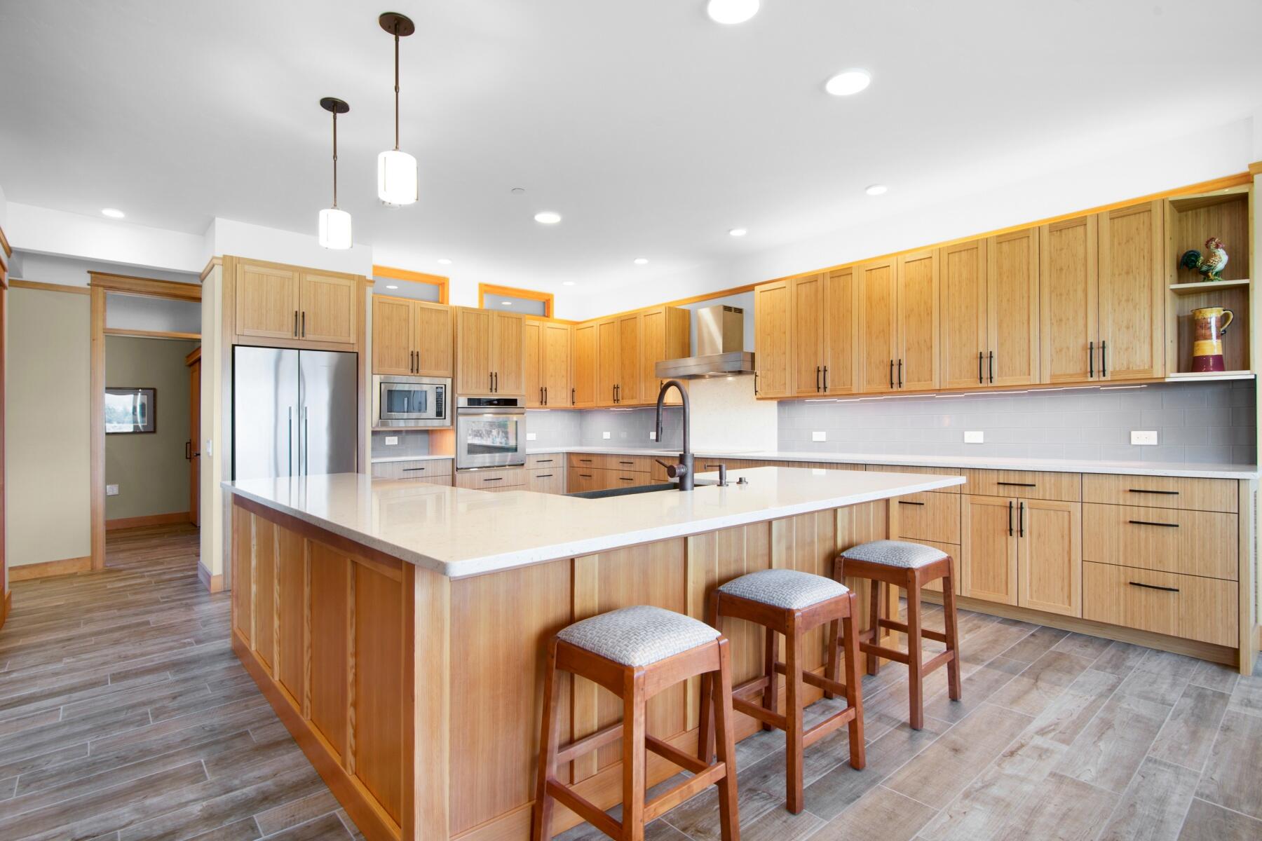 16862 SW Mt Adams Loop