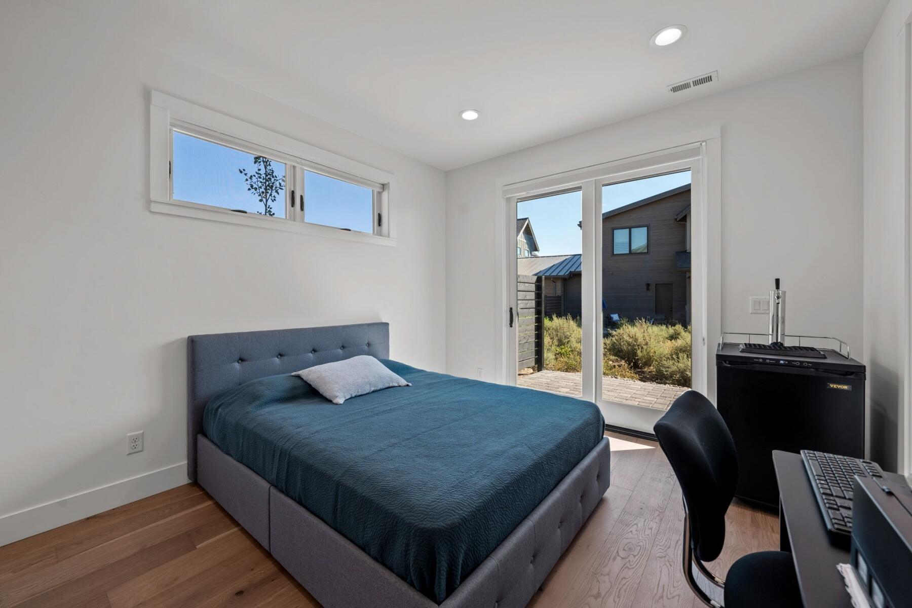 61292 McRoberts Lane, 25