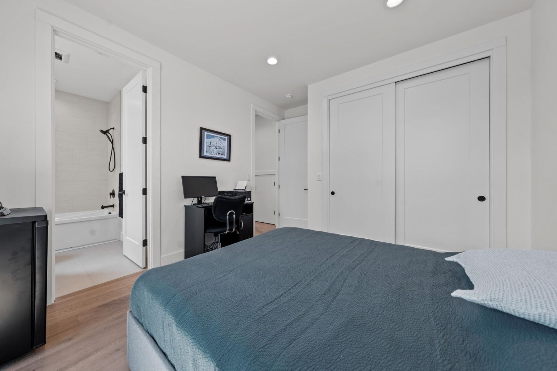 61292 McRoberts Lane, 25