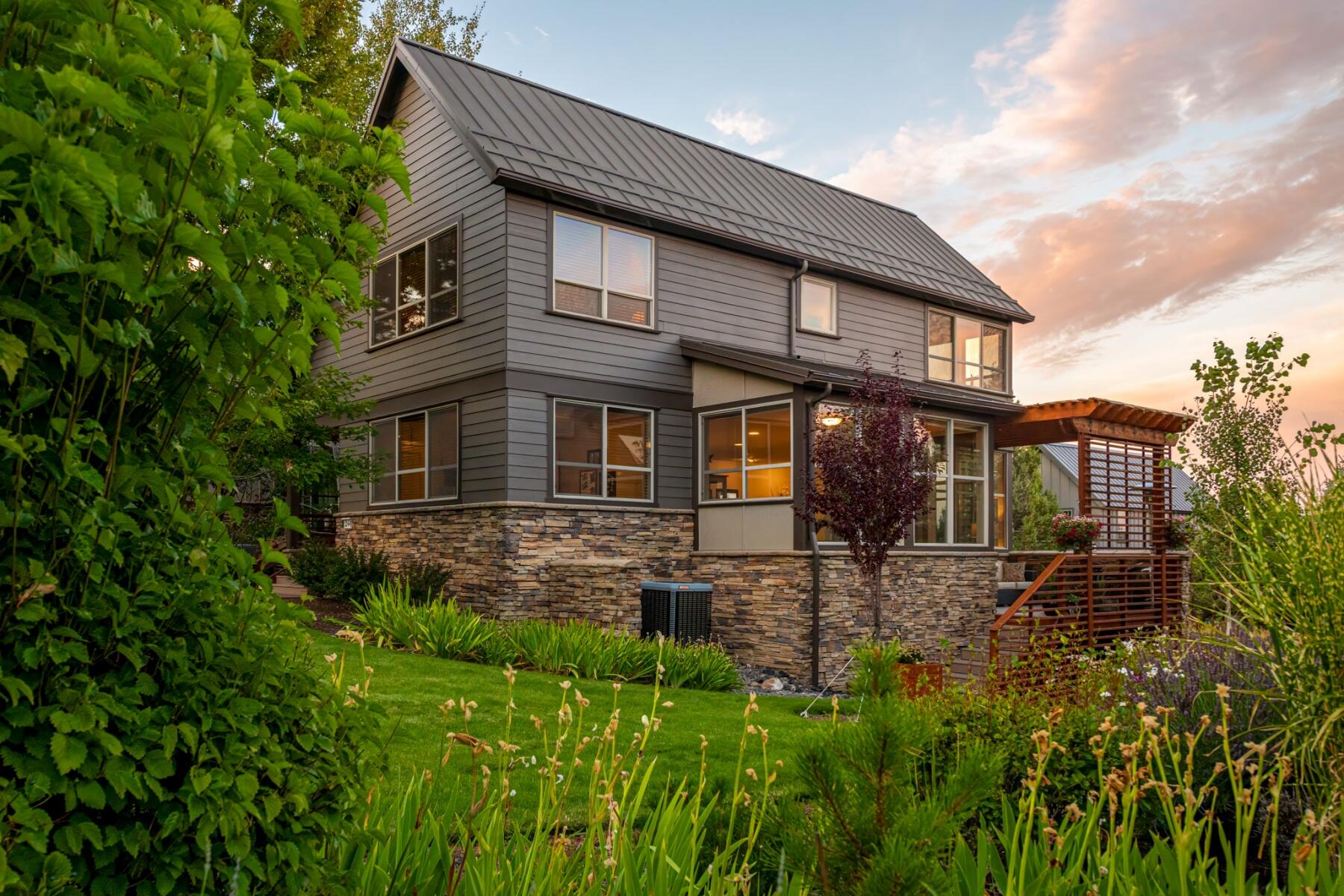 244 Volunteer Park Lane