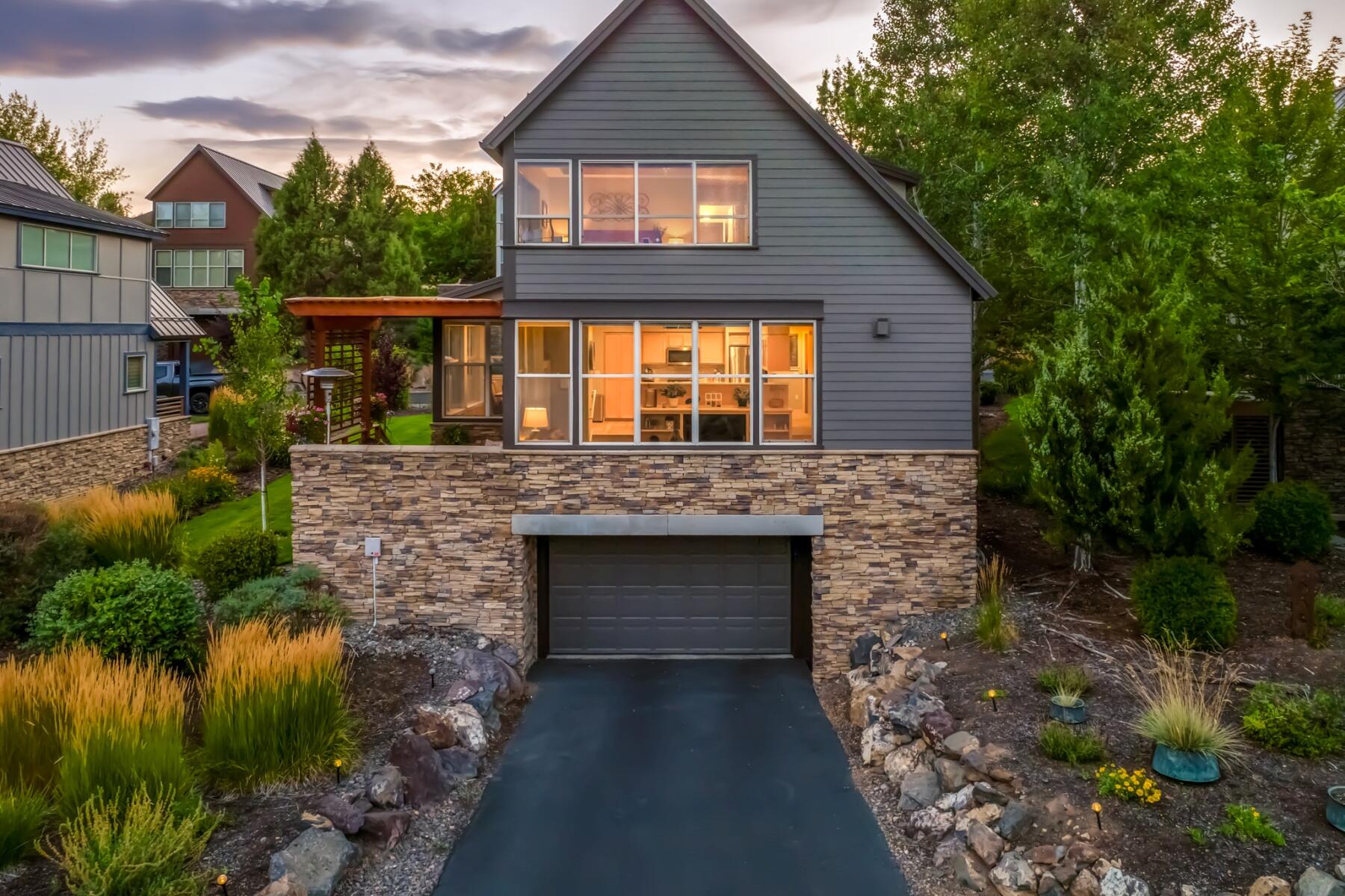 244 Volunteer Park Lane