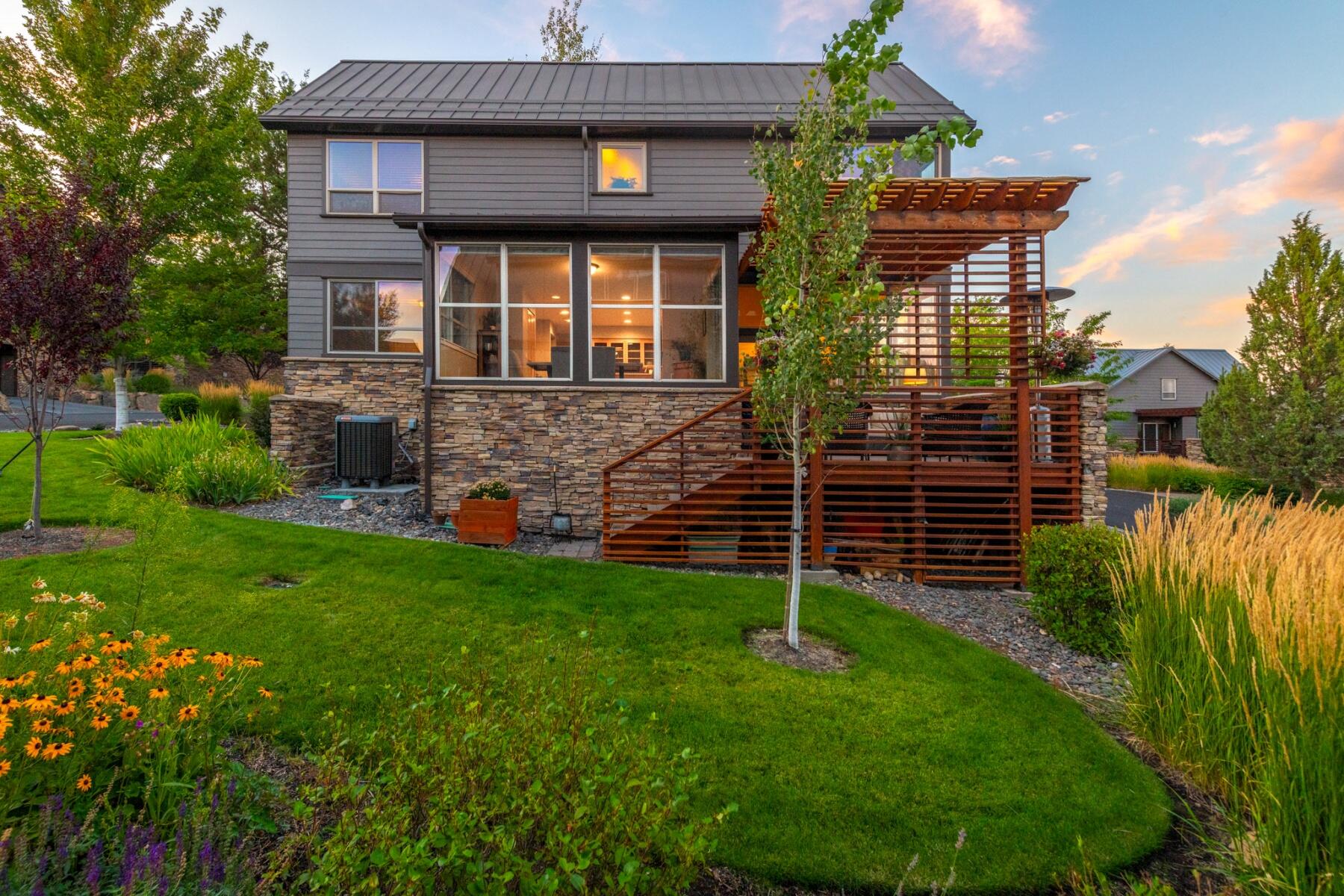 244 Volunteer Park Lane