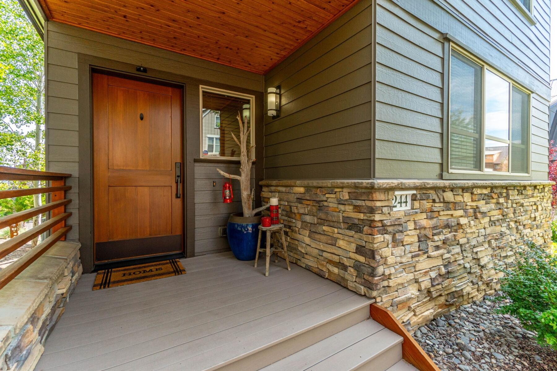 244 Volunteer Park Lane