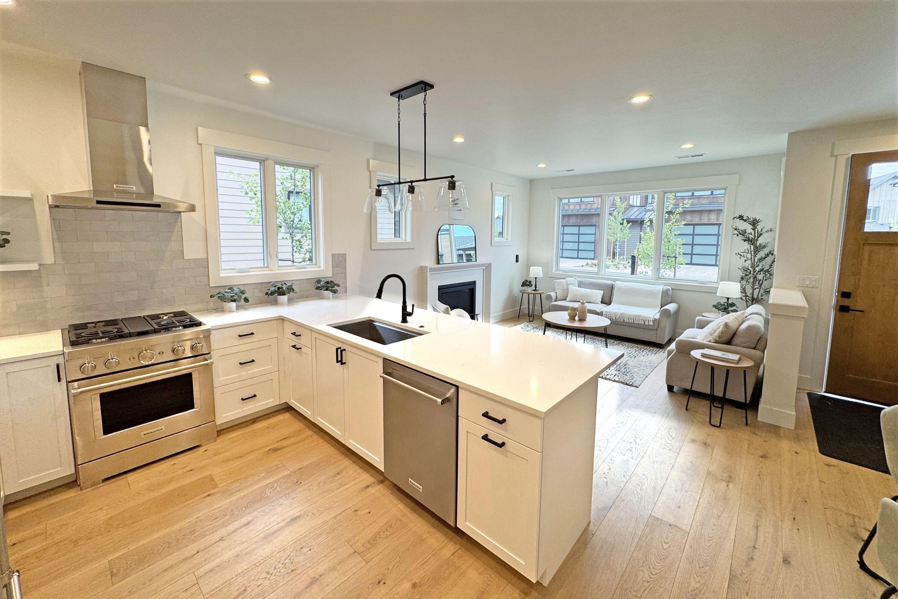 61293 McRoberts Lane, 32