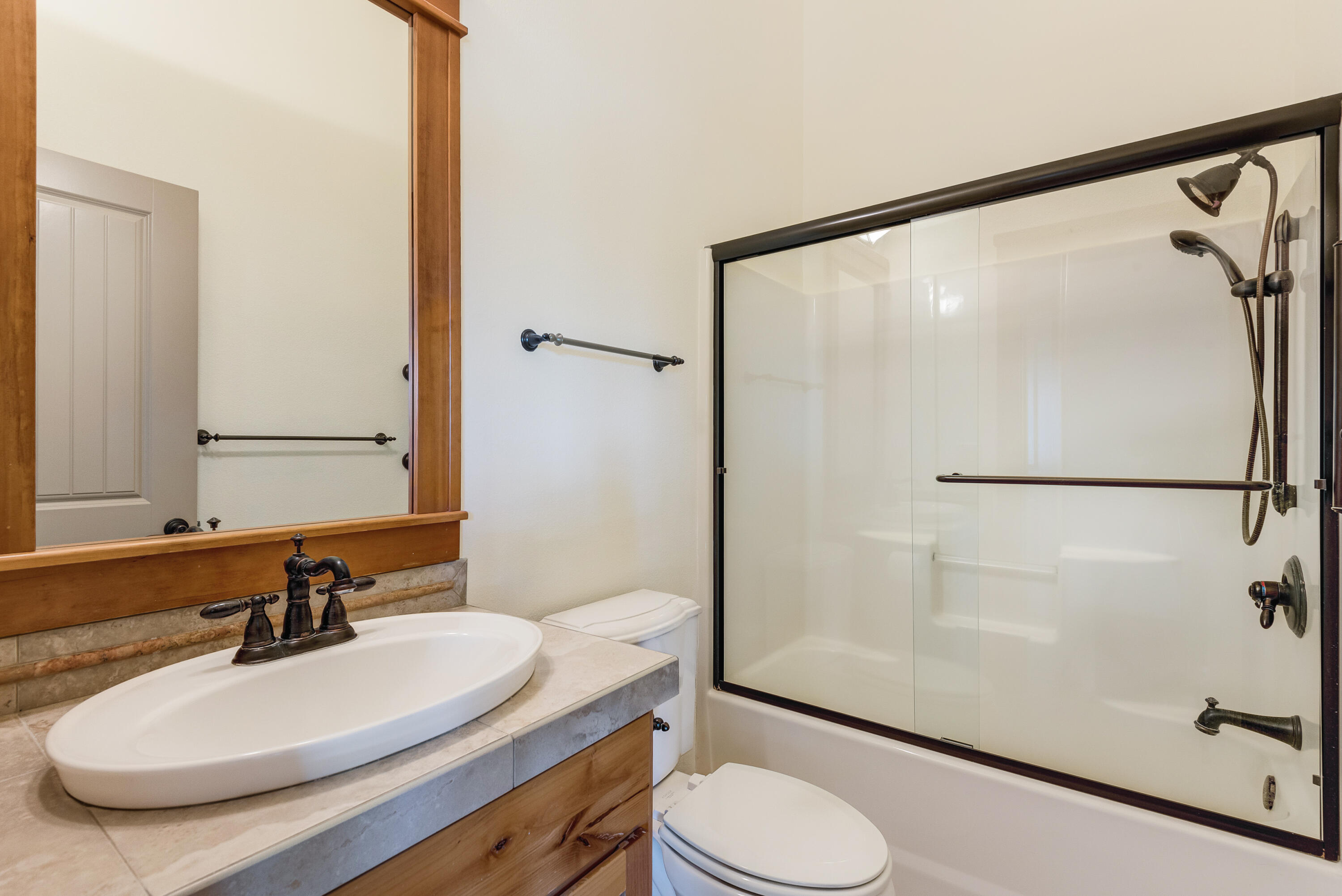 1372 NW Cruzatte Lane