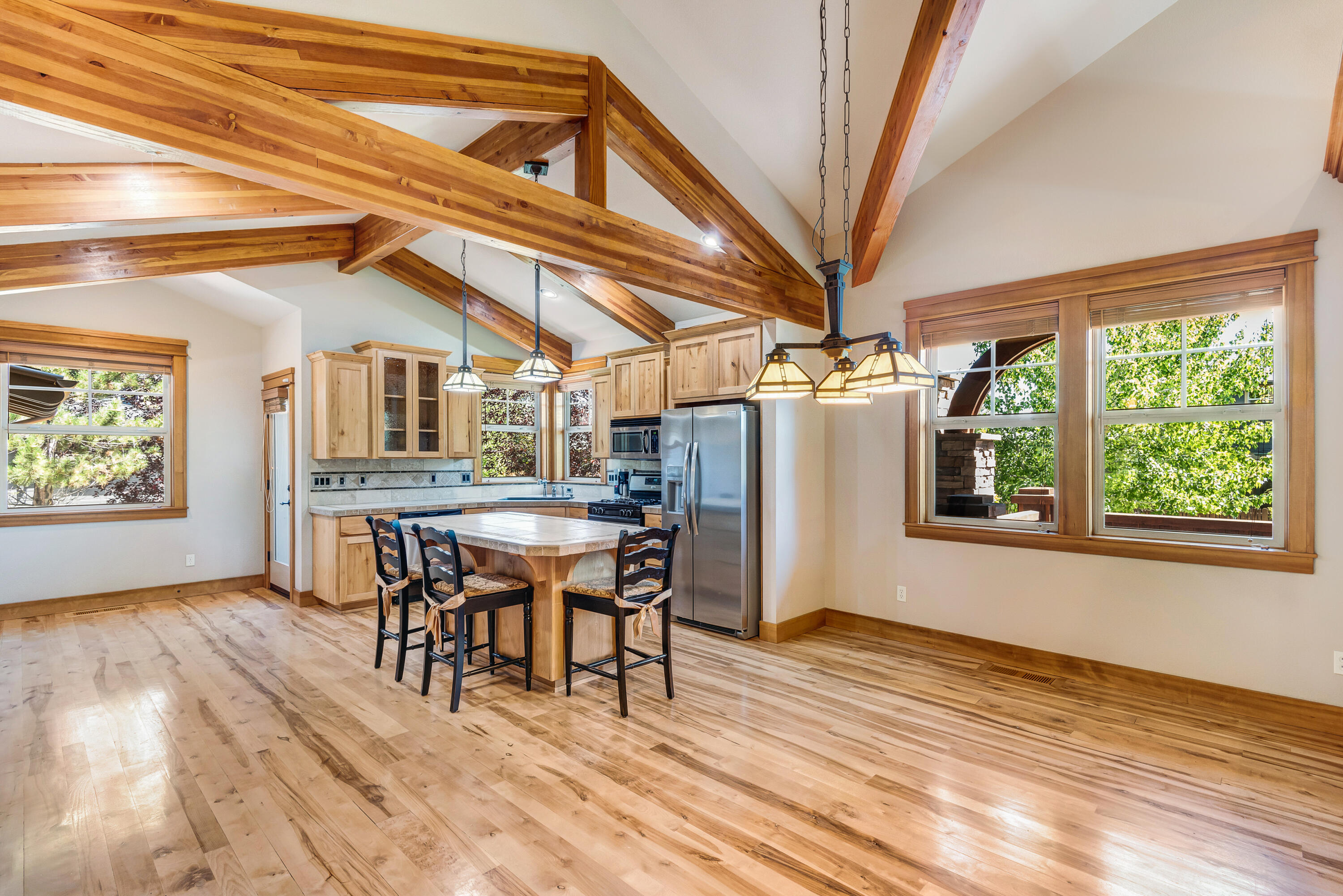 1372 NW Cruzatte Lane