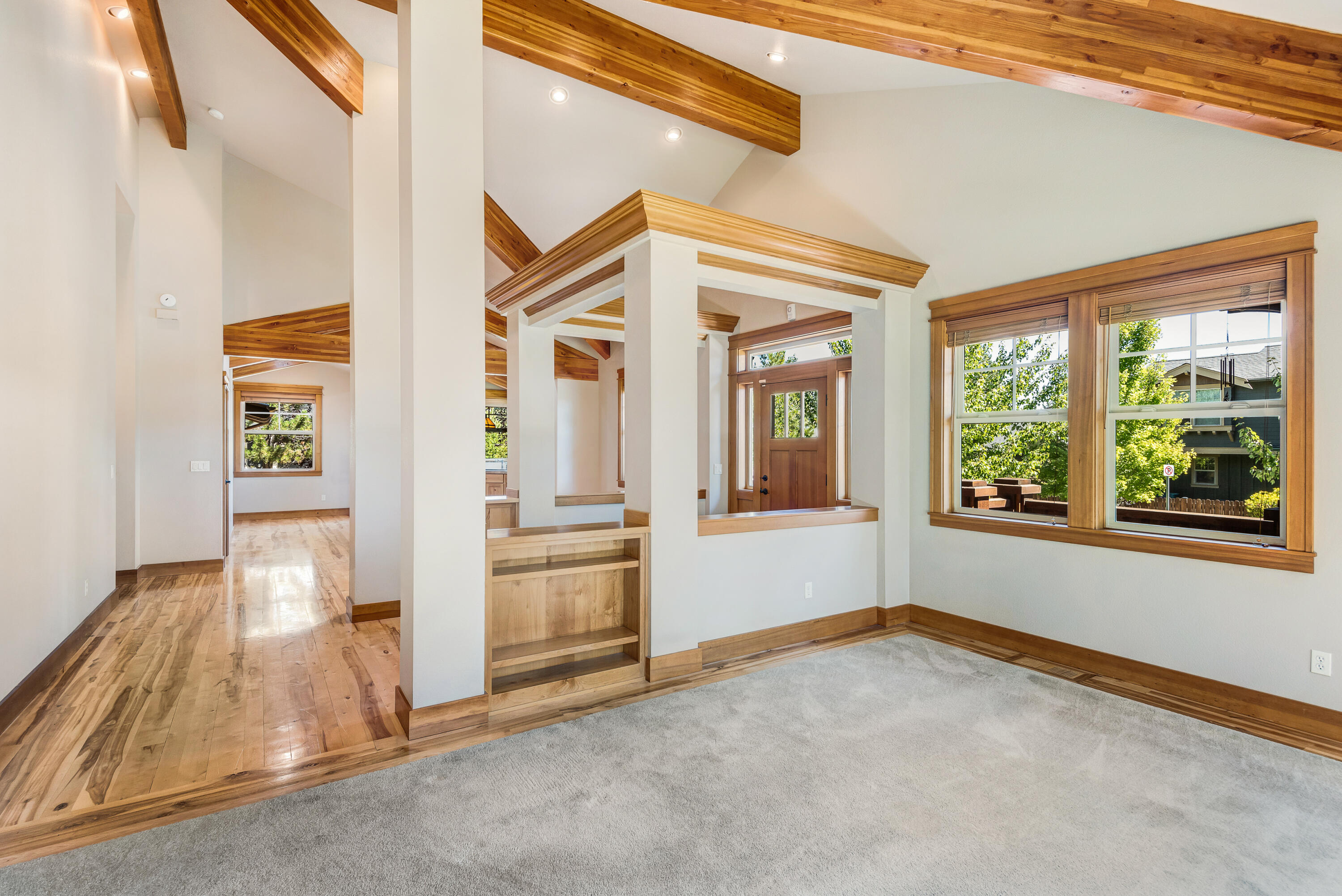 1372 NW Cruzatte Lane