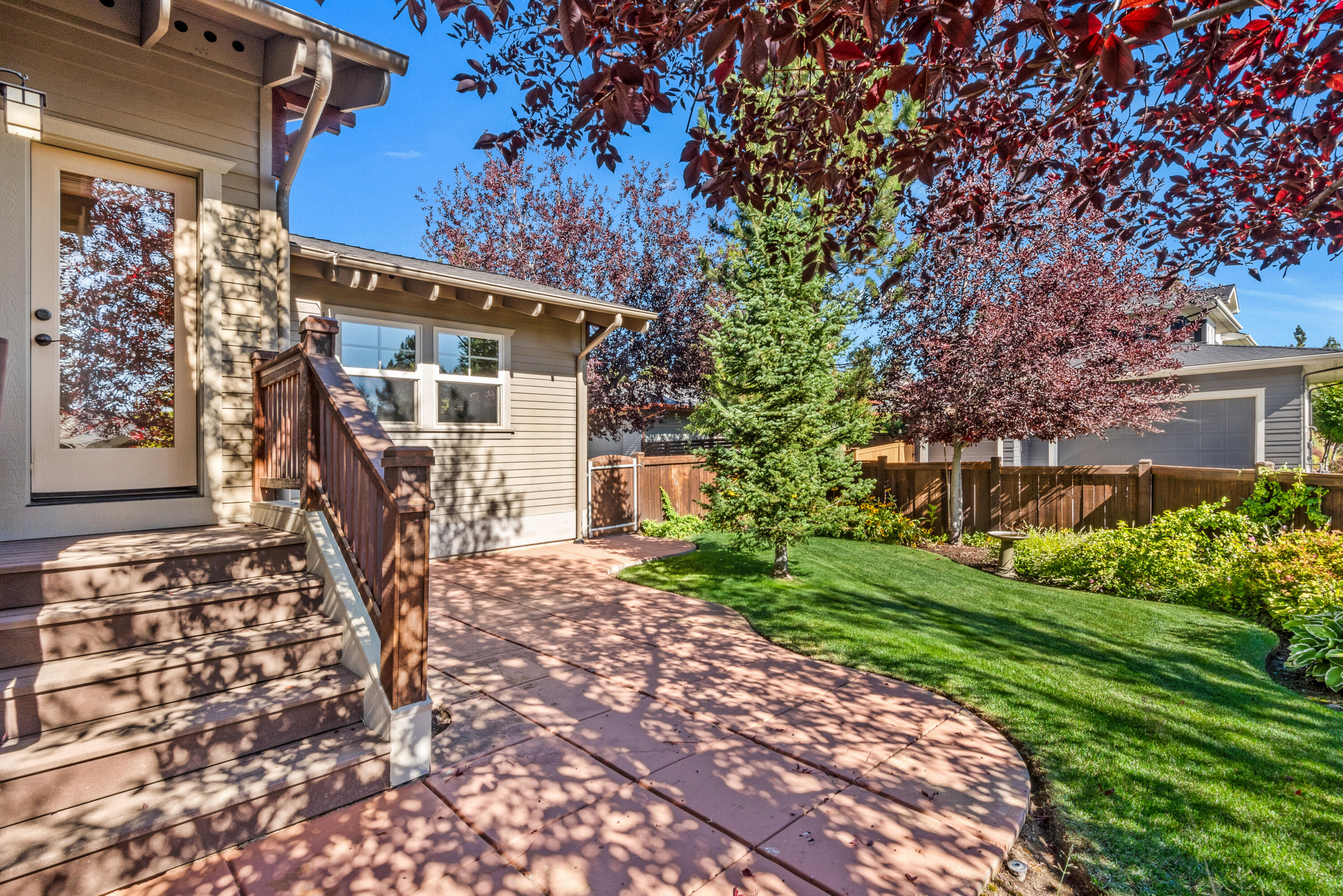 1372 NW Cruzatte Lane