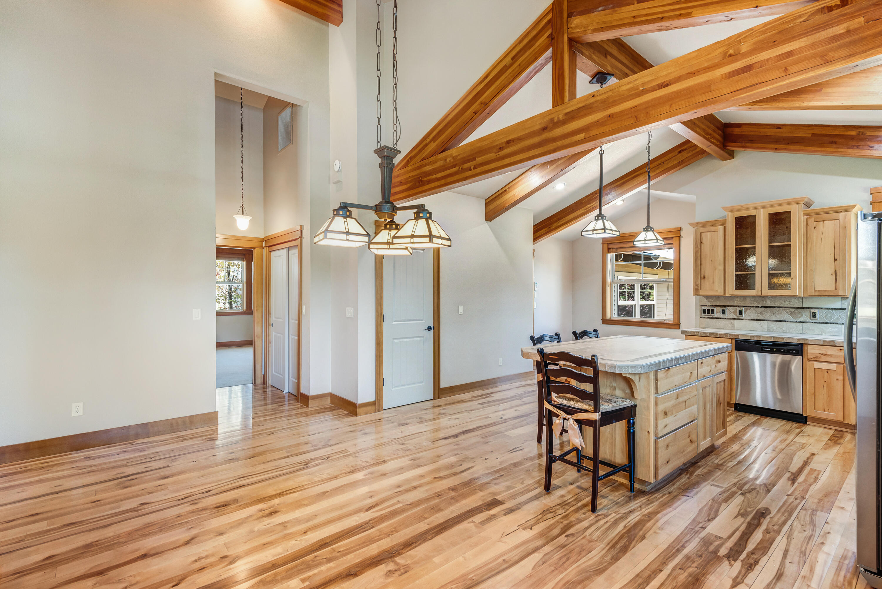 1372 NW Cruzatte Lane