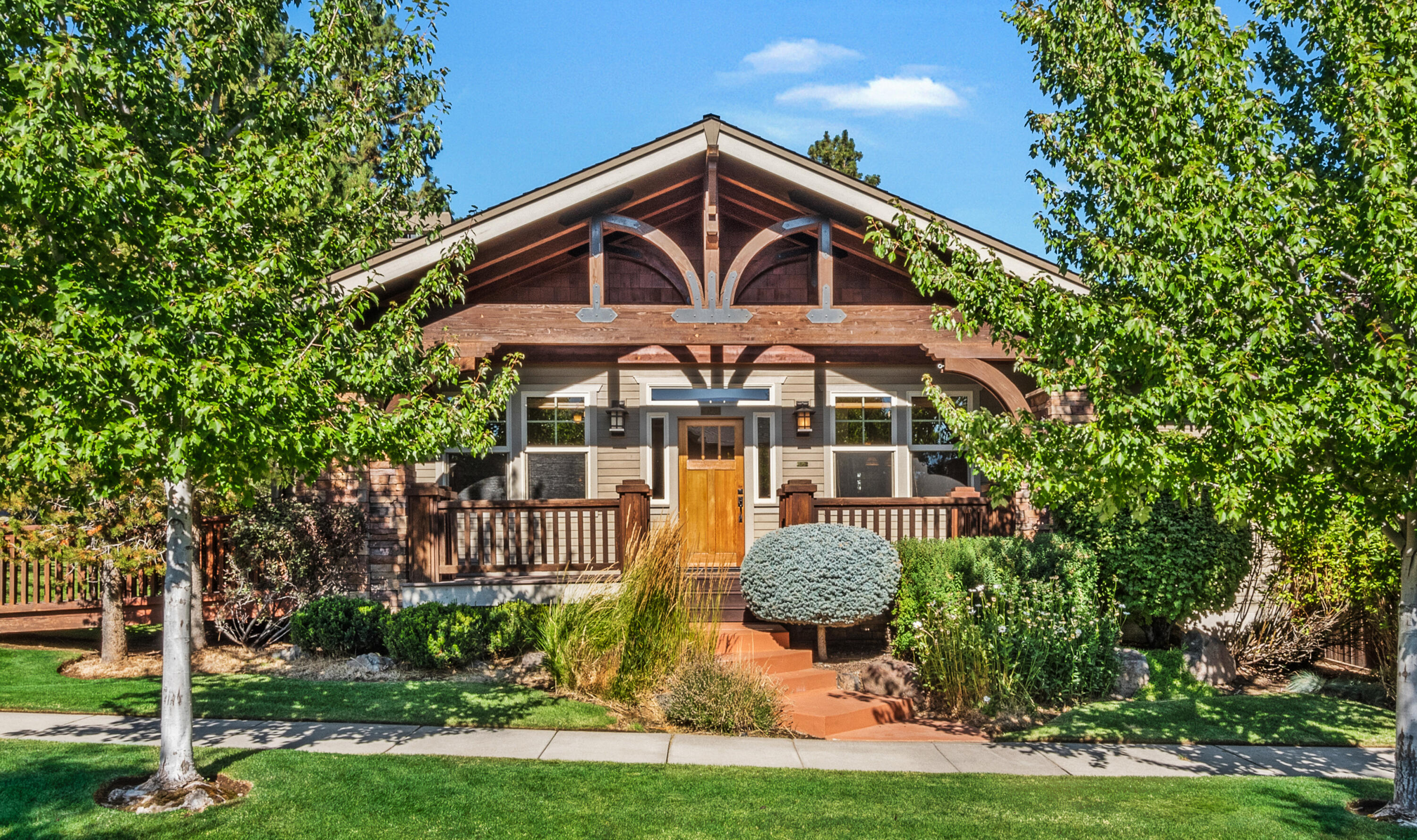 1372 NW Cruzatte Lane