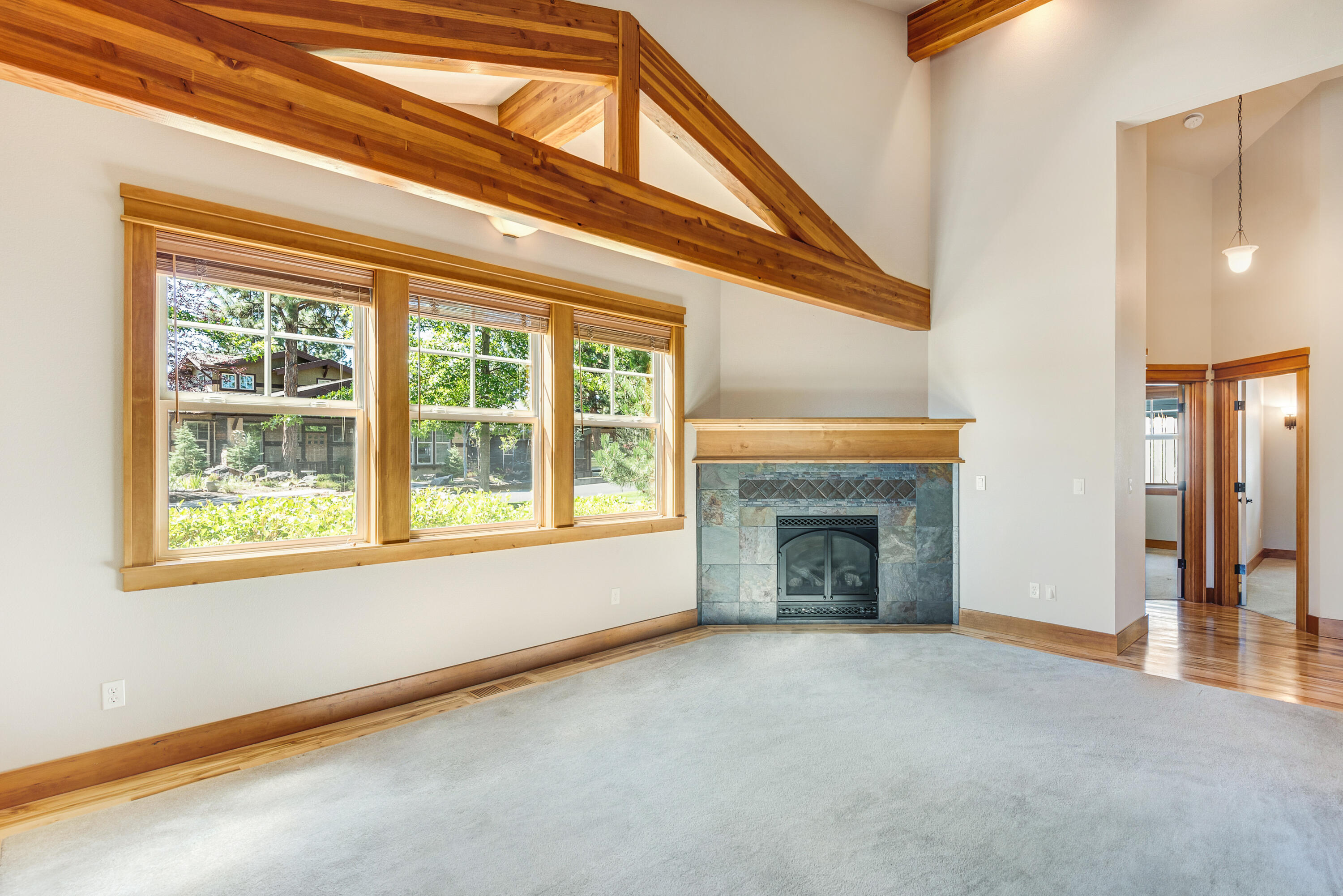 1372 NW Cruzatte Lane