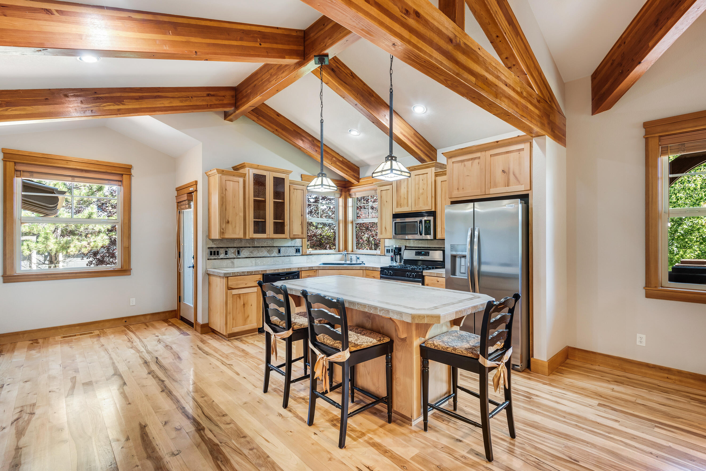 1372 NW Cruzatte Lane