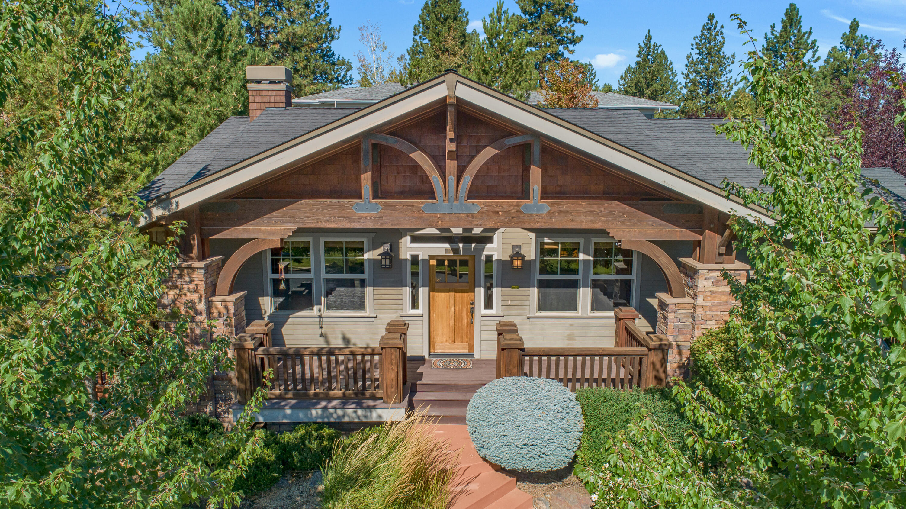 1372 NW Cruzatte Lane