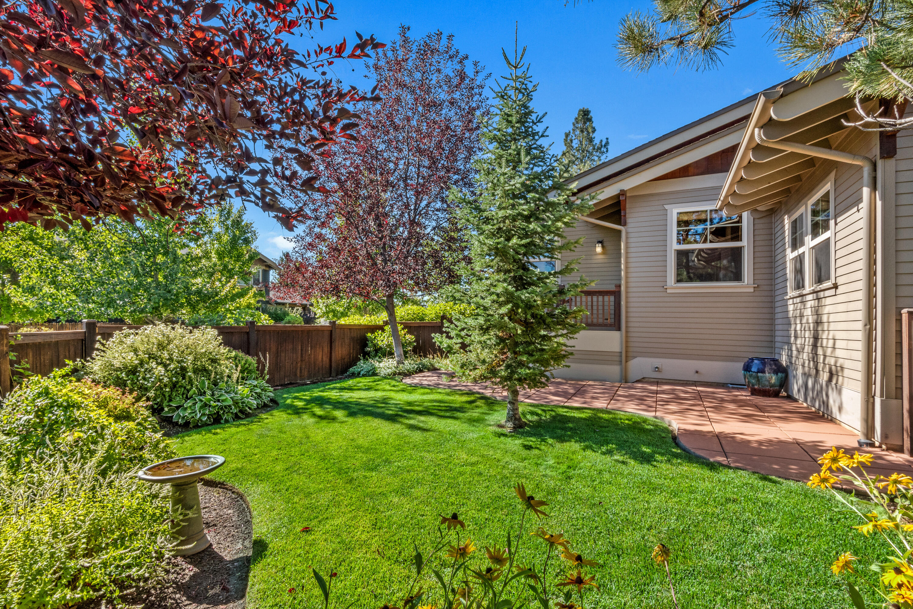 1372 NW Cruzatte Lane