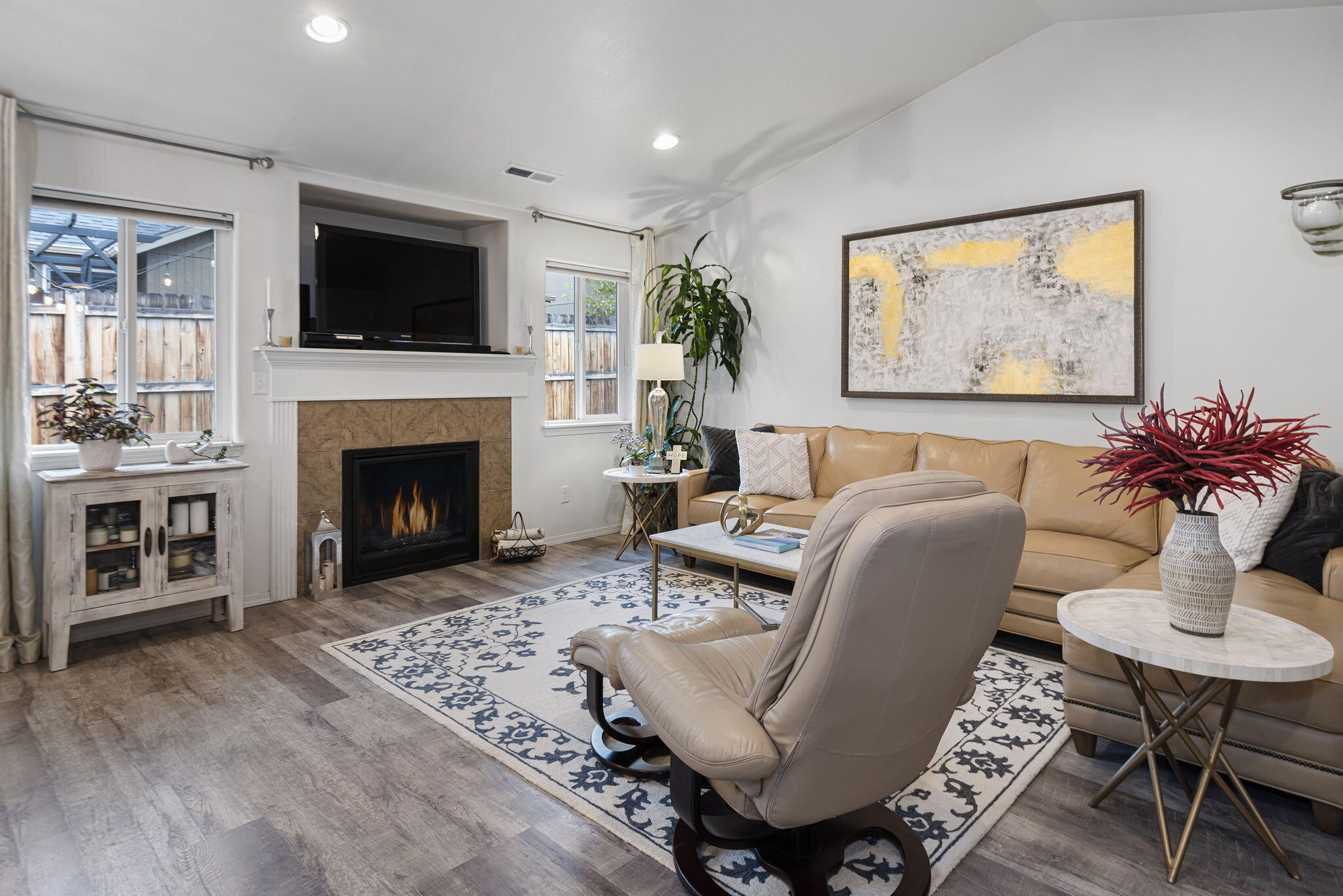 2799 NE Aldrich Avenue