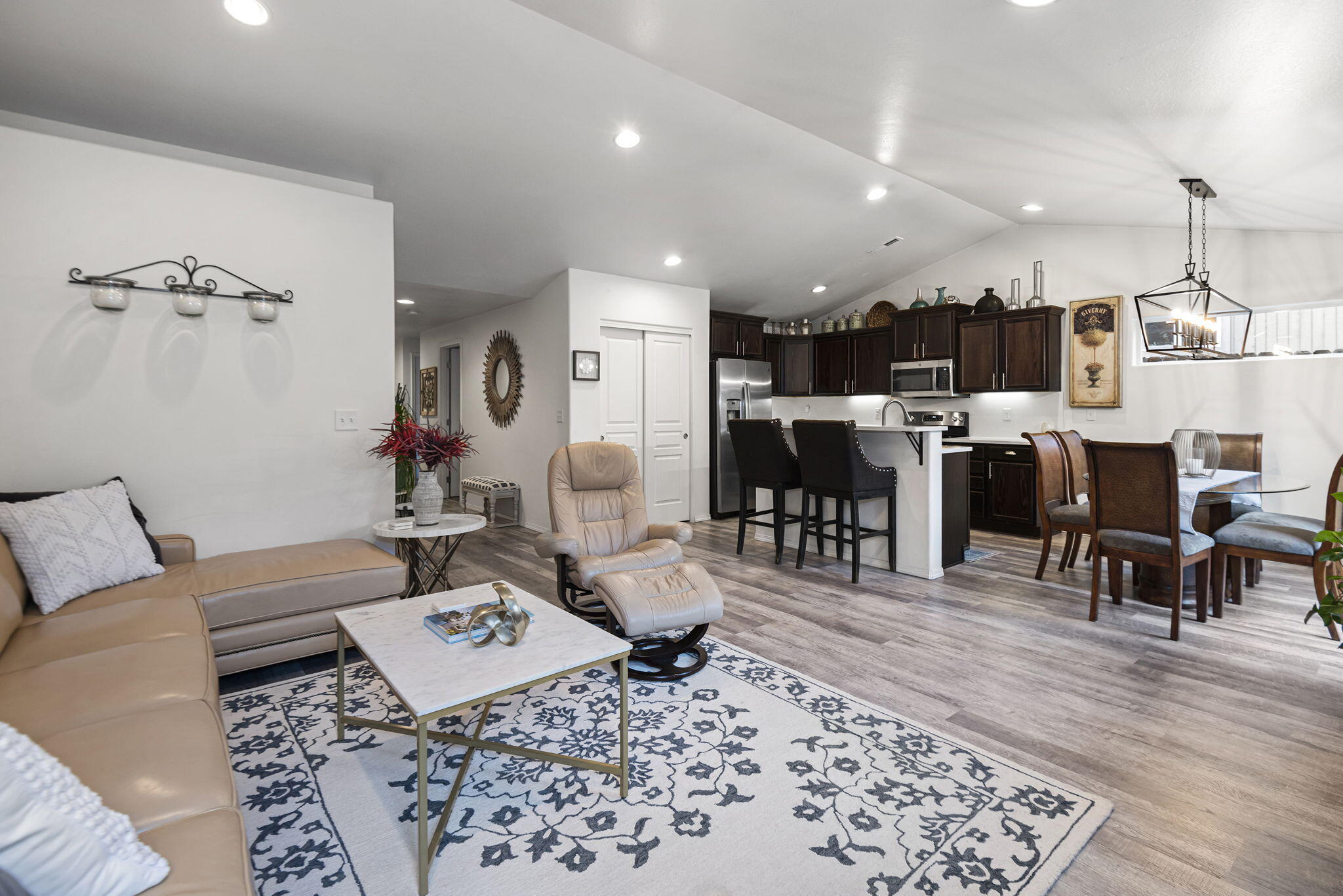 2799 NE Aldrich Avenue