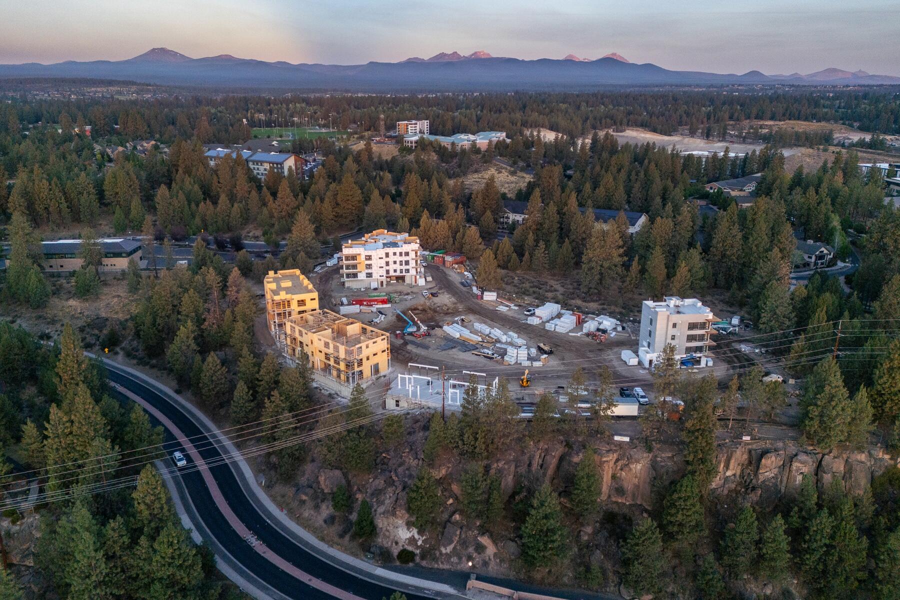 1140 SW Mt Bachelor Drive, E301, Bend Unit: E301