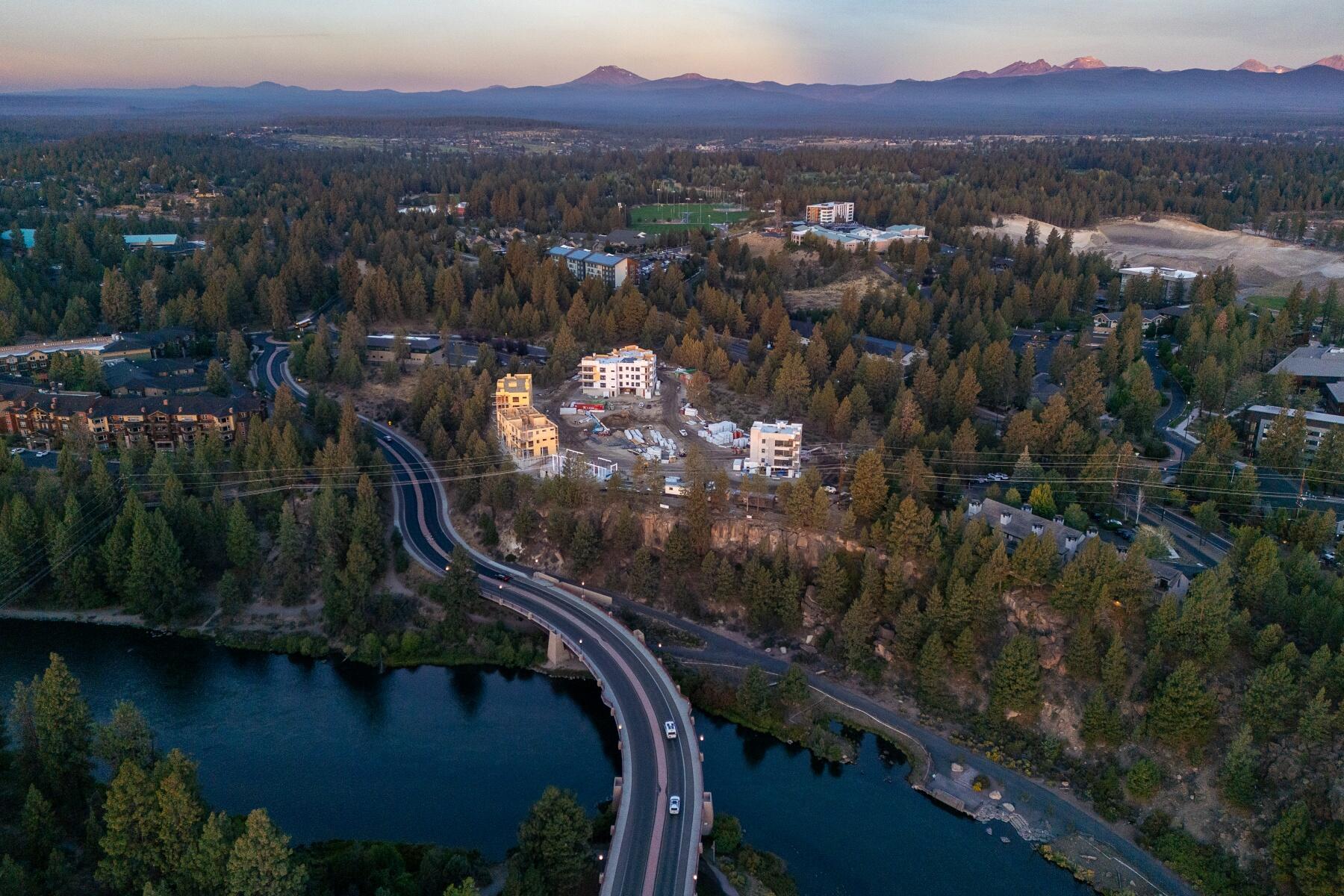 1140 SW Mt Bachelor Drive, E301, Bend Unit: E301