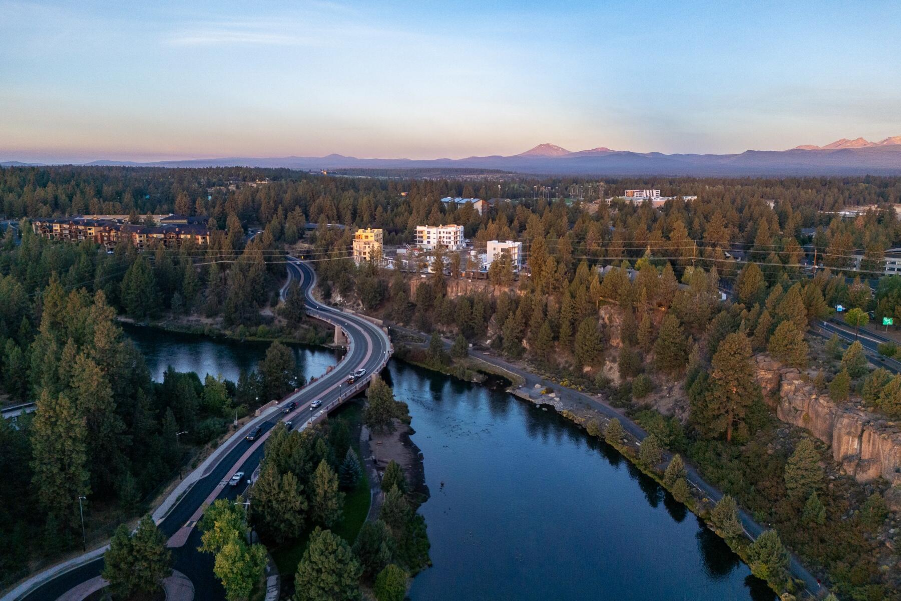 1140 SW Mt Bachelor Drive, E301, Bend Unit: E301