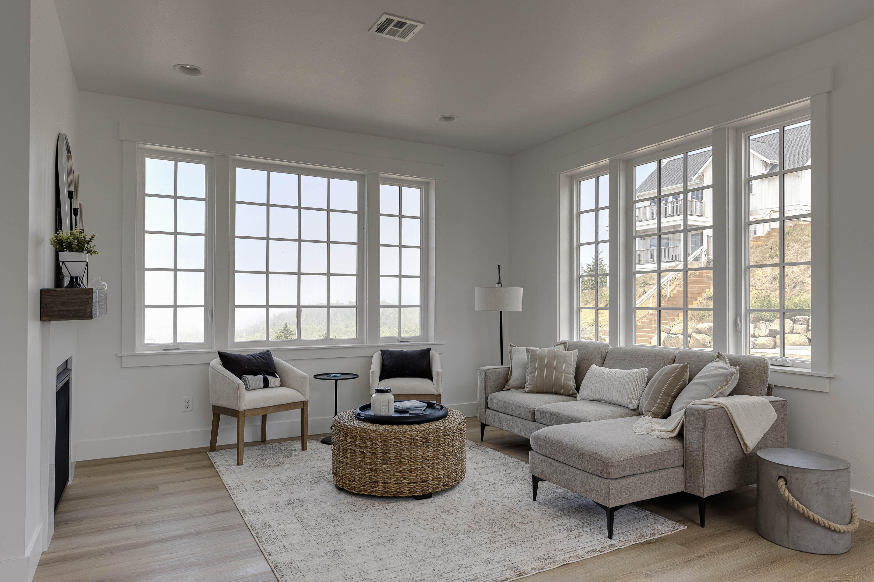 1152 NE Seascape Avenue, 13