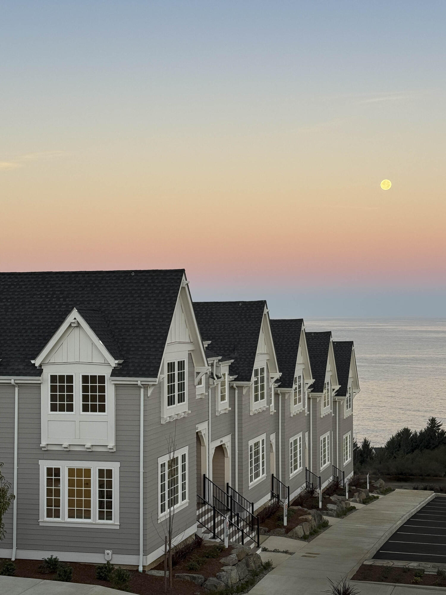 1152 NE Seascape Avenue, 13