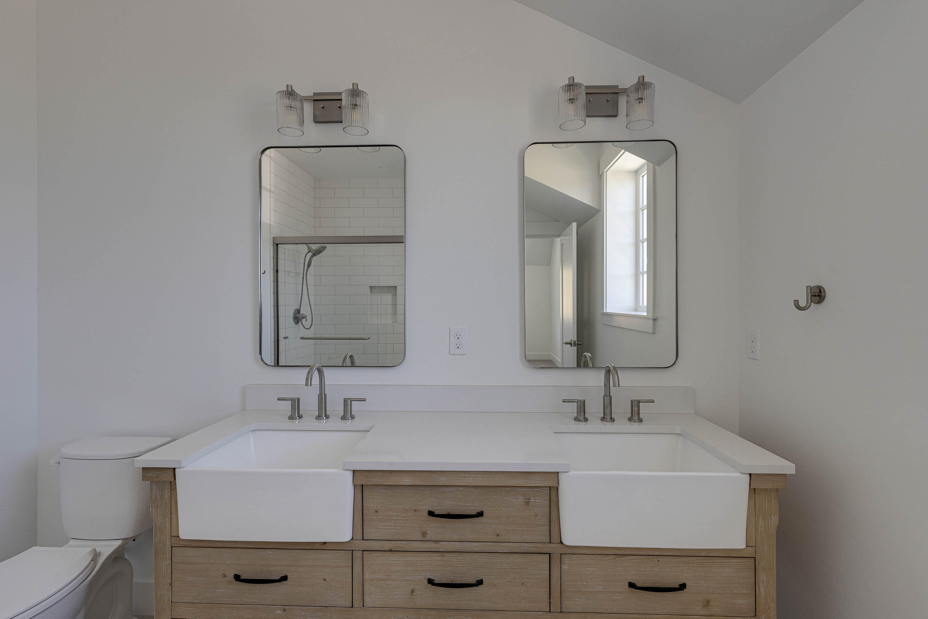 1152 NE Seascape Avenue, 13