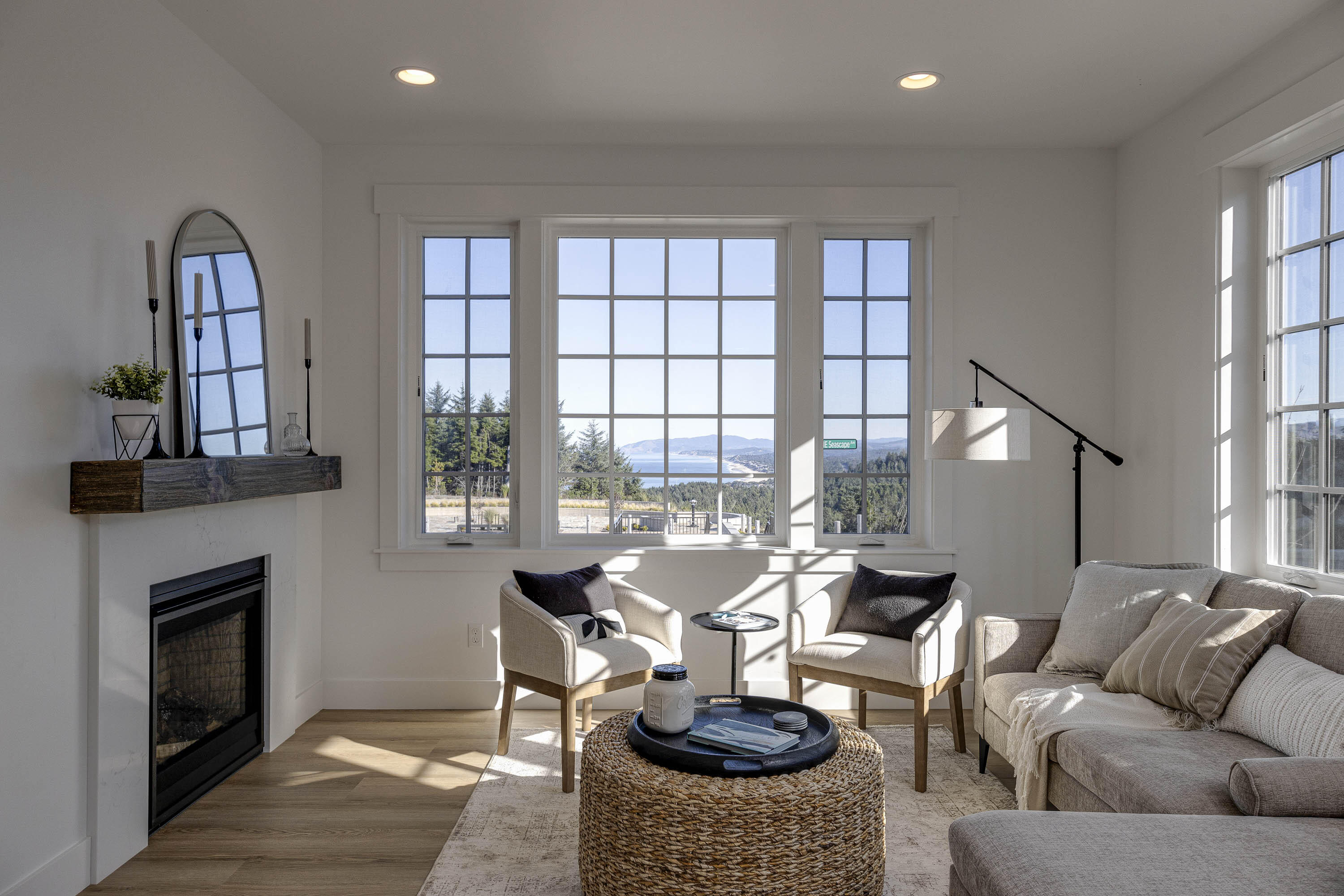 1152 NE Seascape Avenue, 13