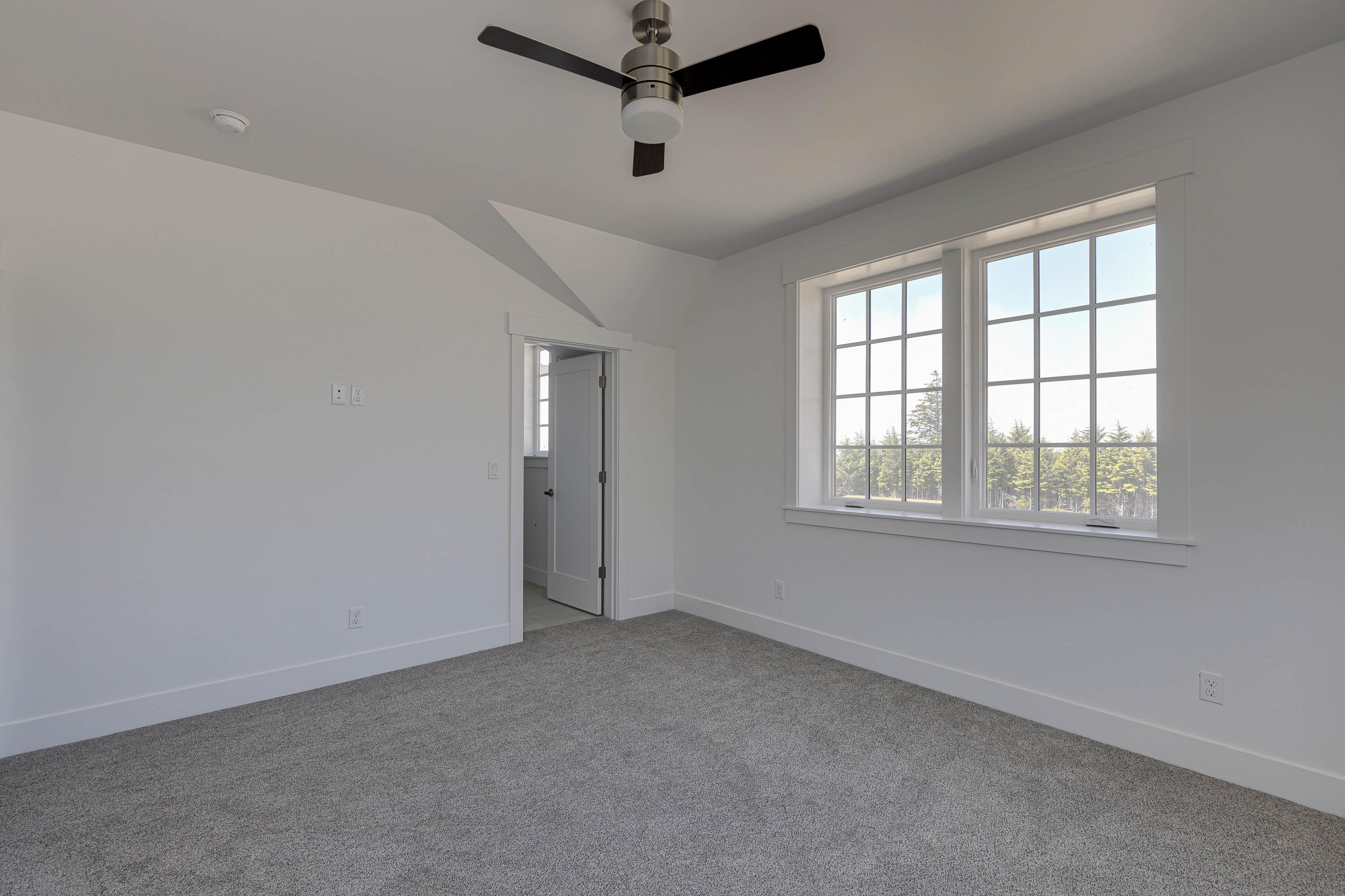 1152 NE Seascape Avenue, 13