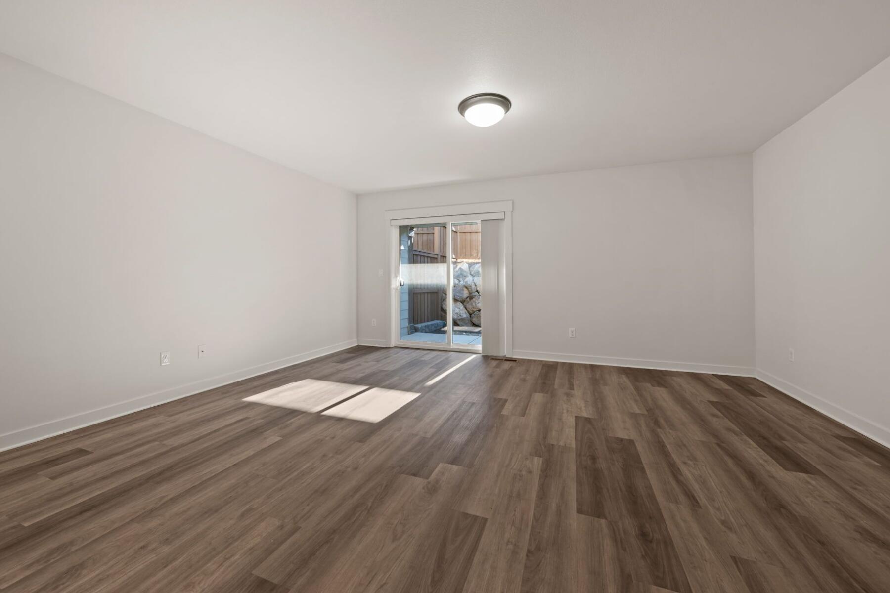 2300 NE Holliday Avenue, UNIT 1