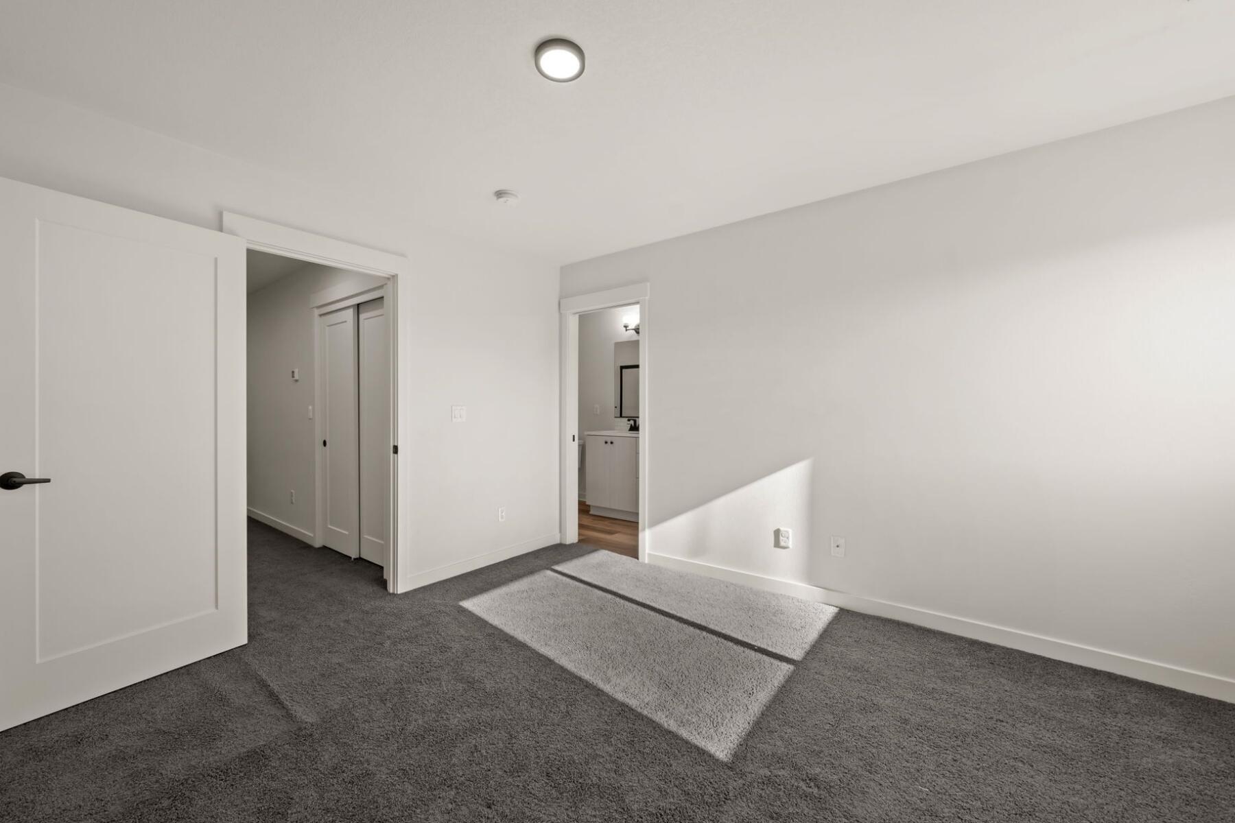2300 NE Holliday Avenue, UNIT 1