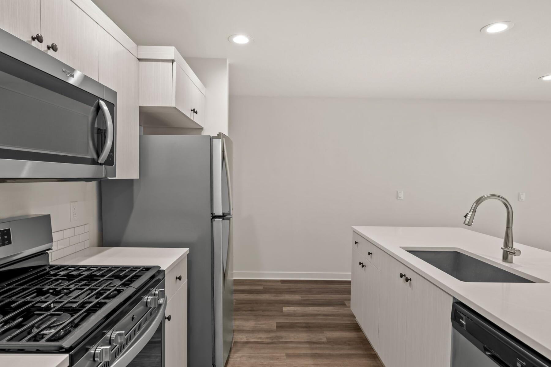 2300 NE Holliday Avenue, UNIT 1