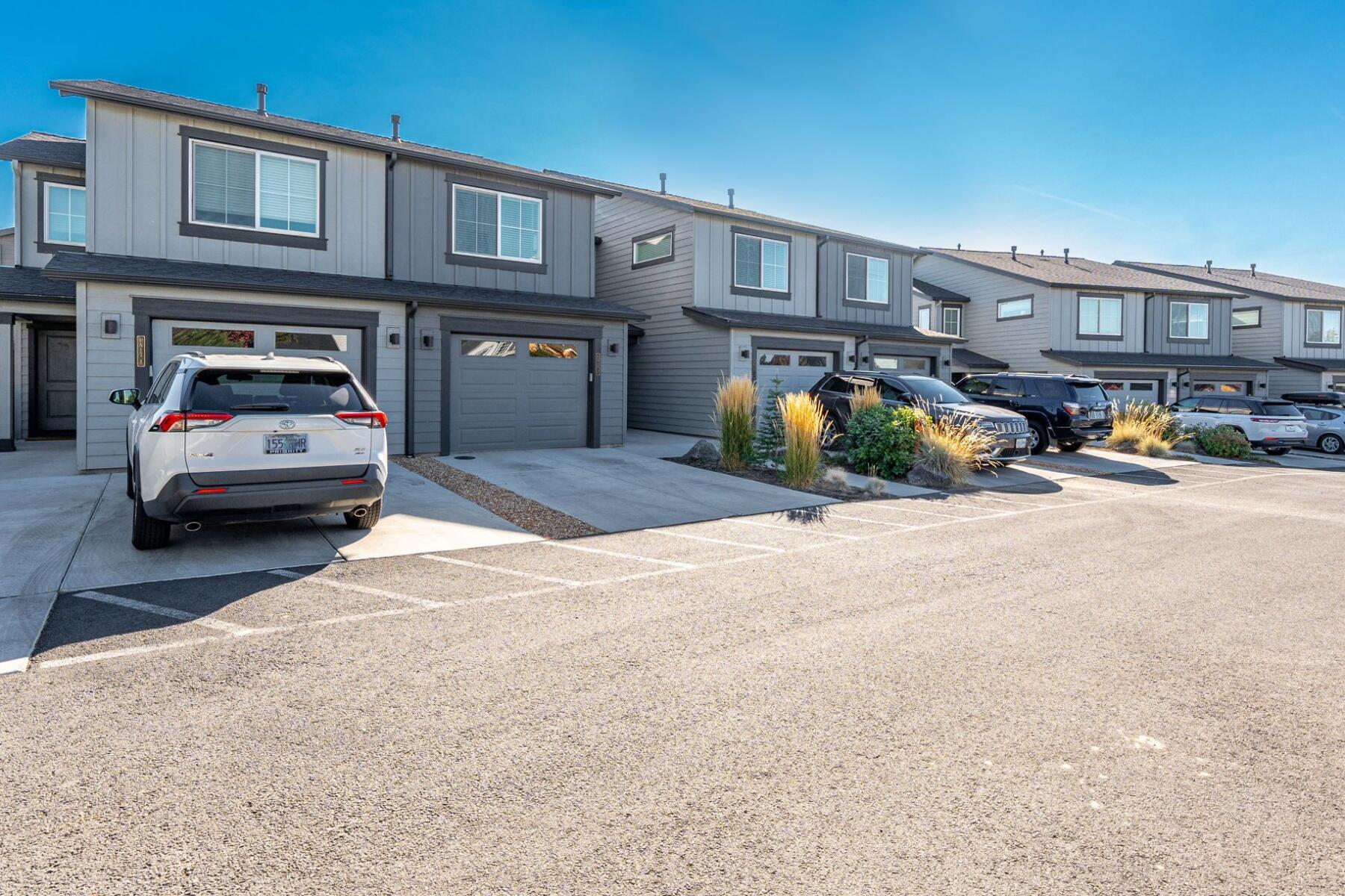 2300 NE Holliday Avenue, UNIT 1