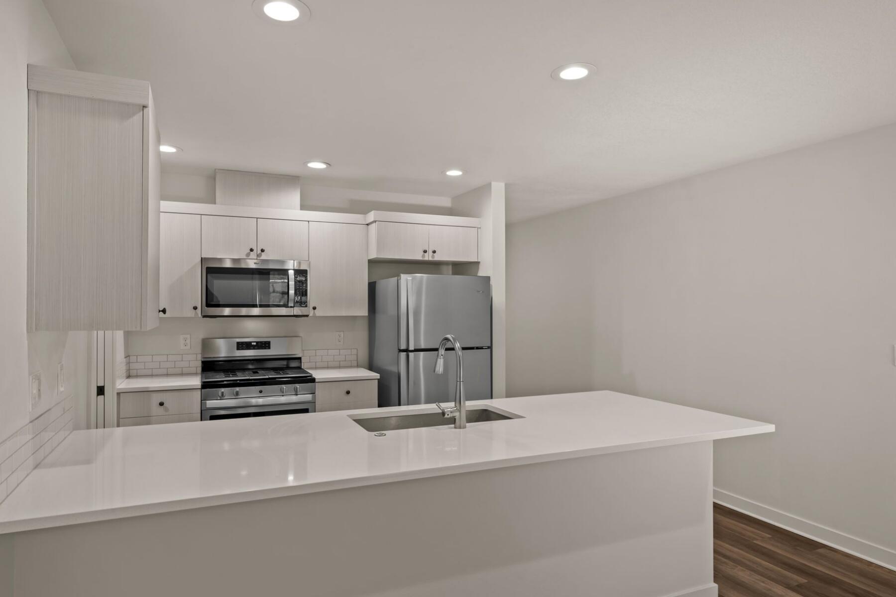 2300 NE Holliday Avenue, UNIT 1
