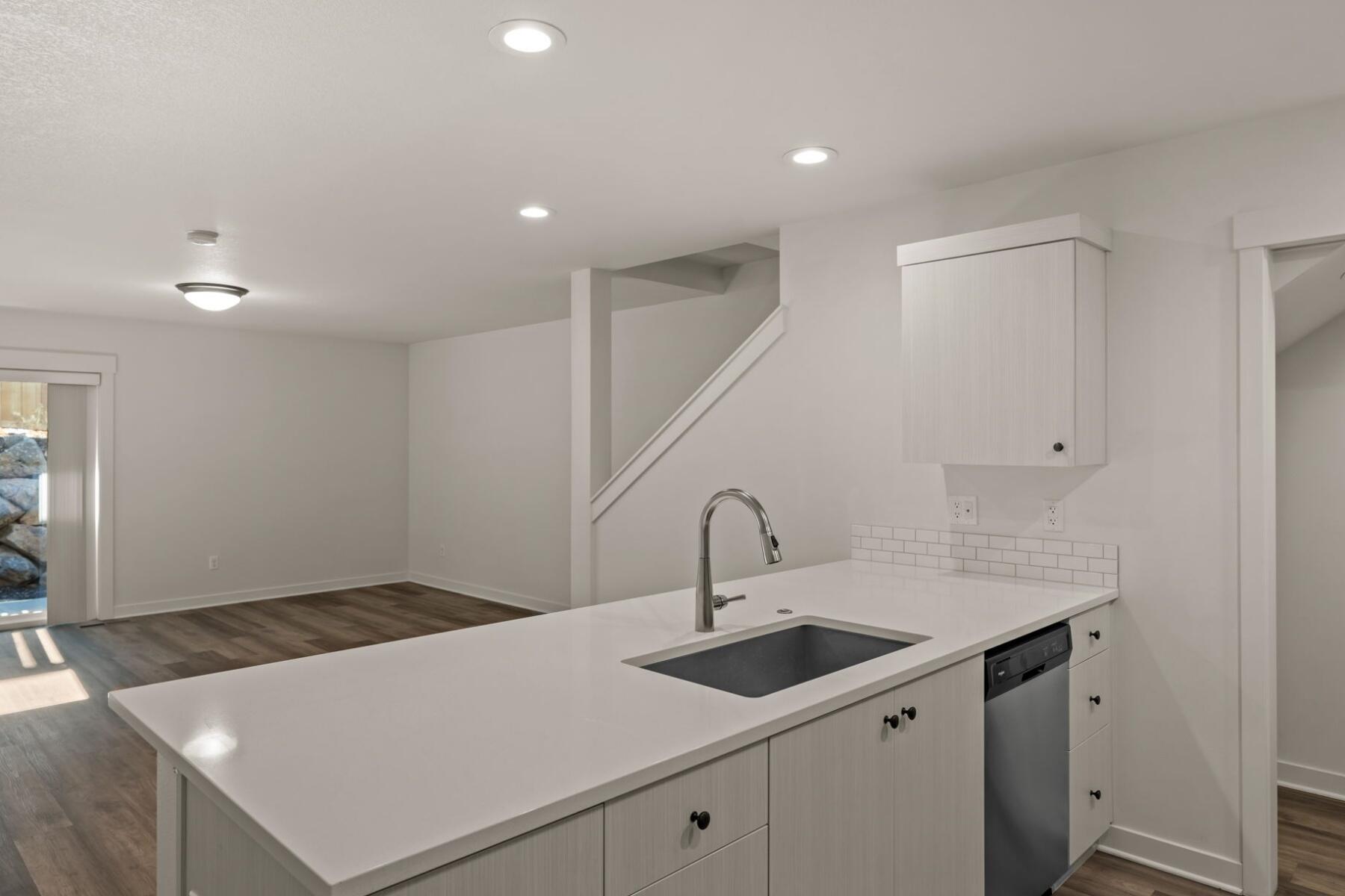 2300 NE Holliday Avenue, UNIT 1