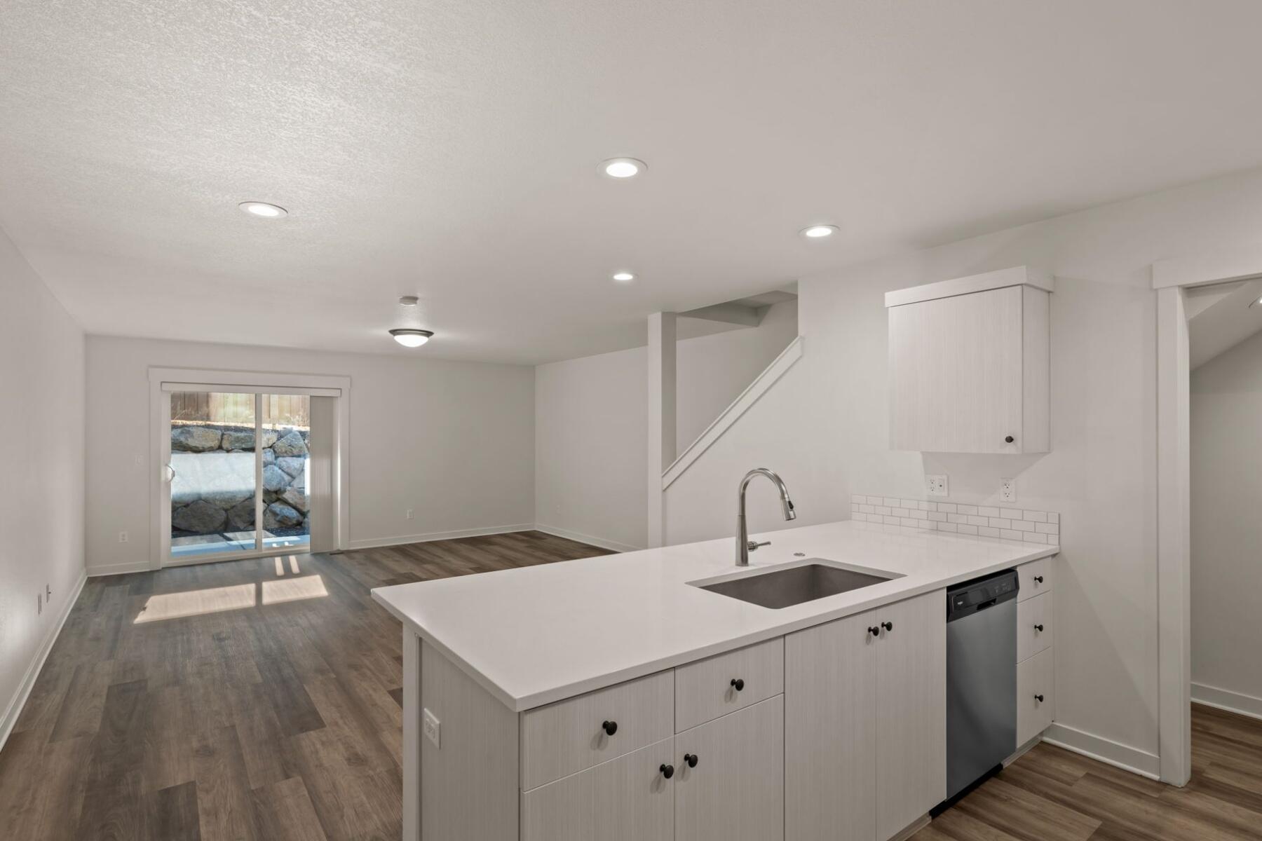 2300 NE Holliday Avenue, UNIT 1