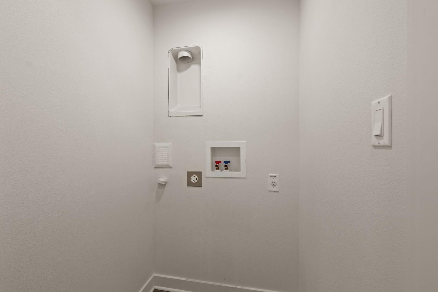 2300 NE Holliday Avenue, UNIT 1