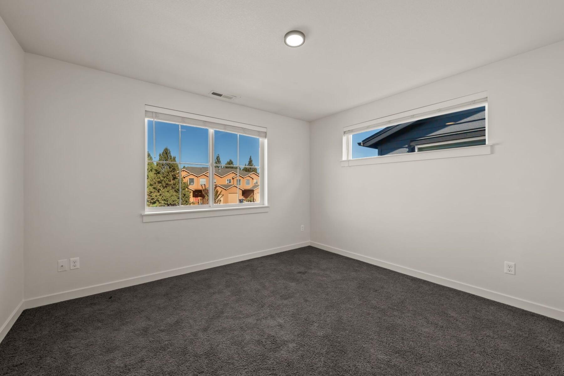 2300 NE Holliday Avenue, UNIT 1