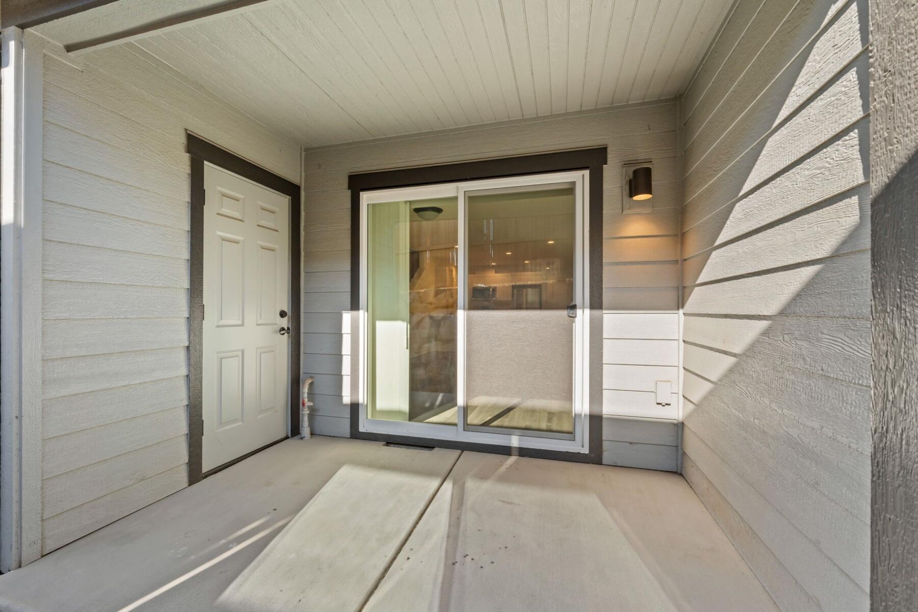 2300 NE Holliday Avenue, UNIT 1