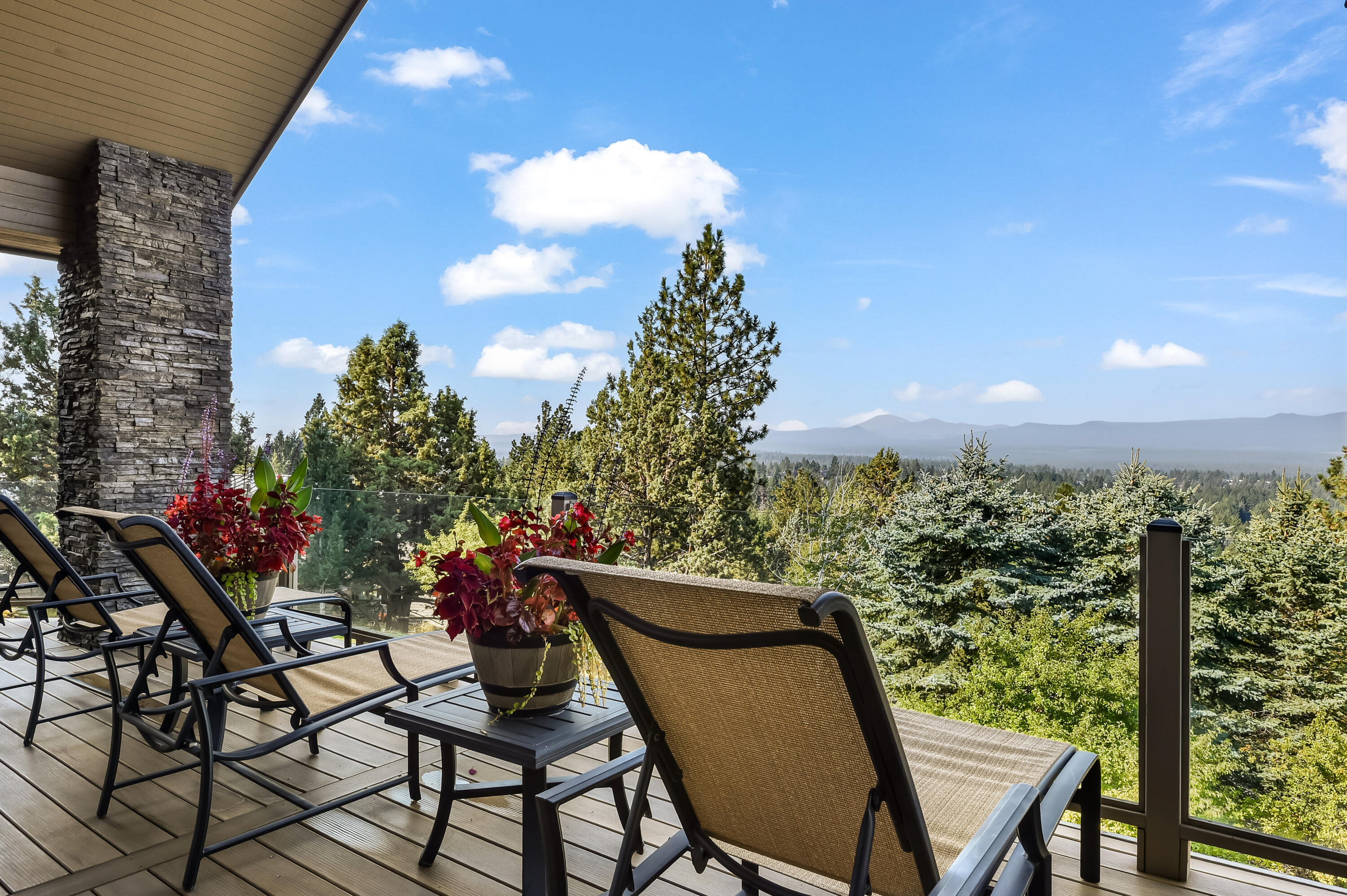 2806 NW Nightfall Circle